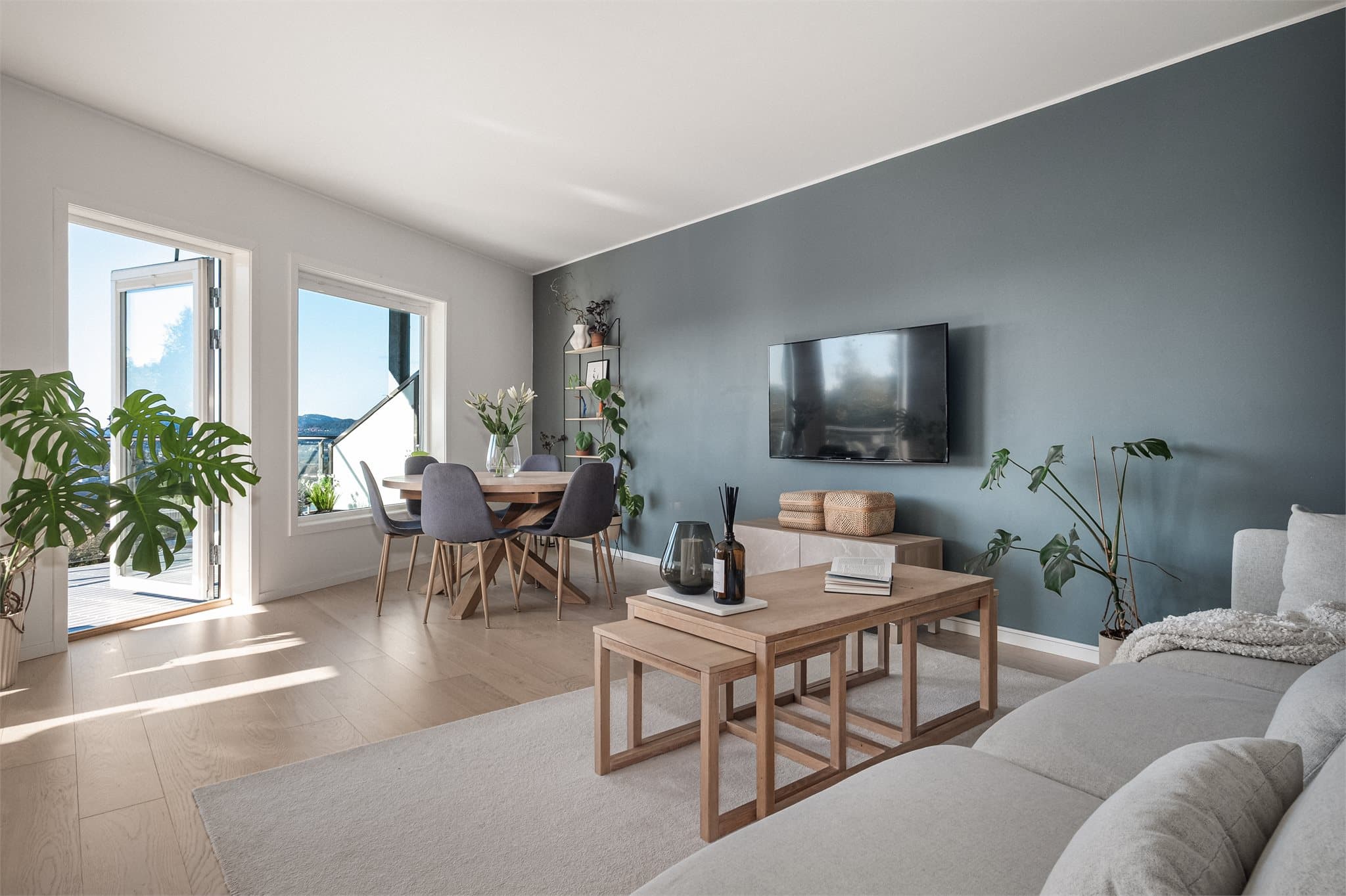 Fra stuen har du adkomst til balkongen