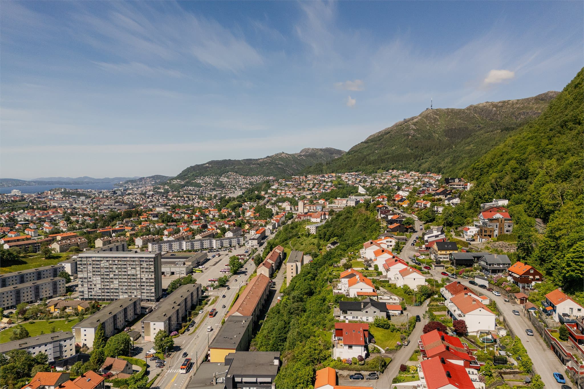 - Området byr på flotte turområder med rask tilgang til byfjellene, blant annet Ulriken, Vidden og Landåsfjellet -