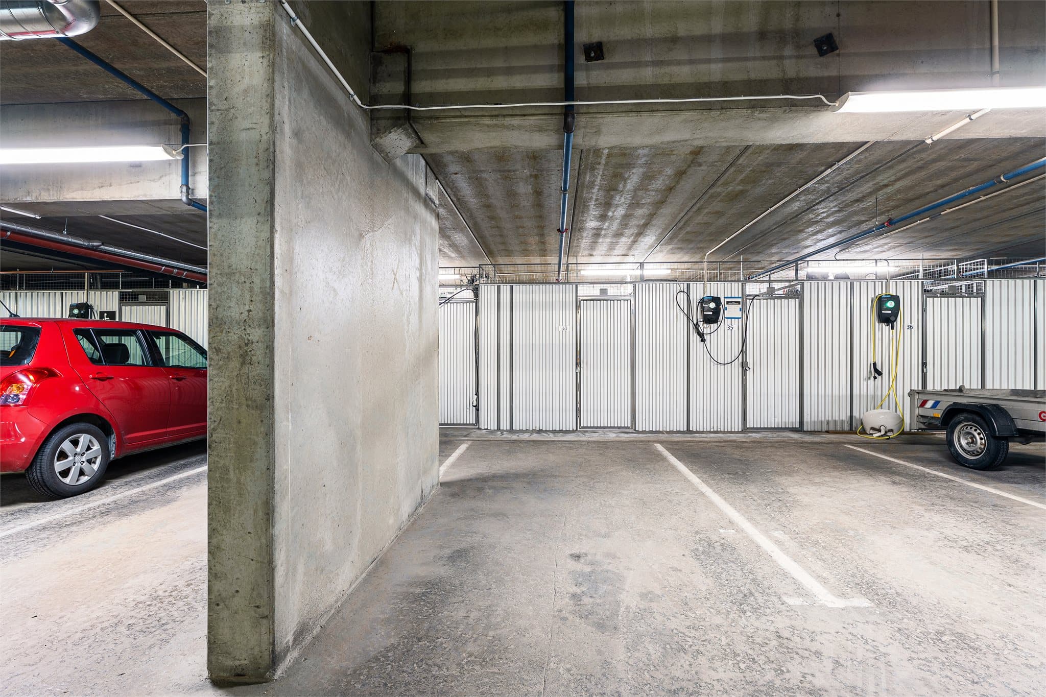 Fast parkeringsplass medfølger leiligheten, med mulighet for elbillading.