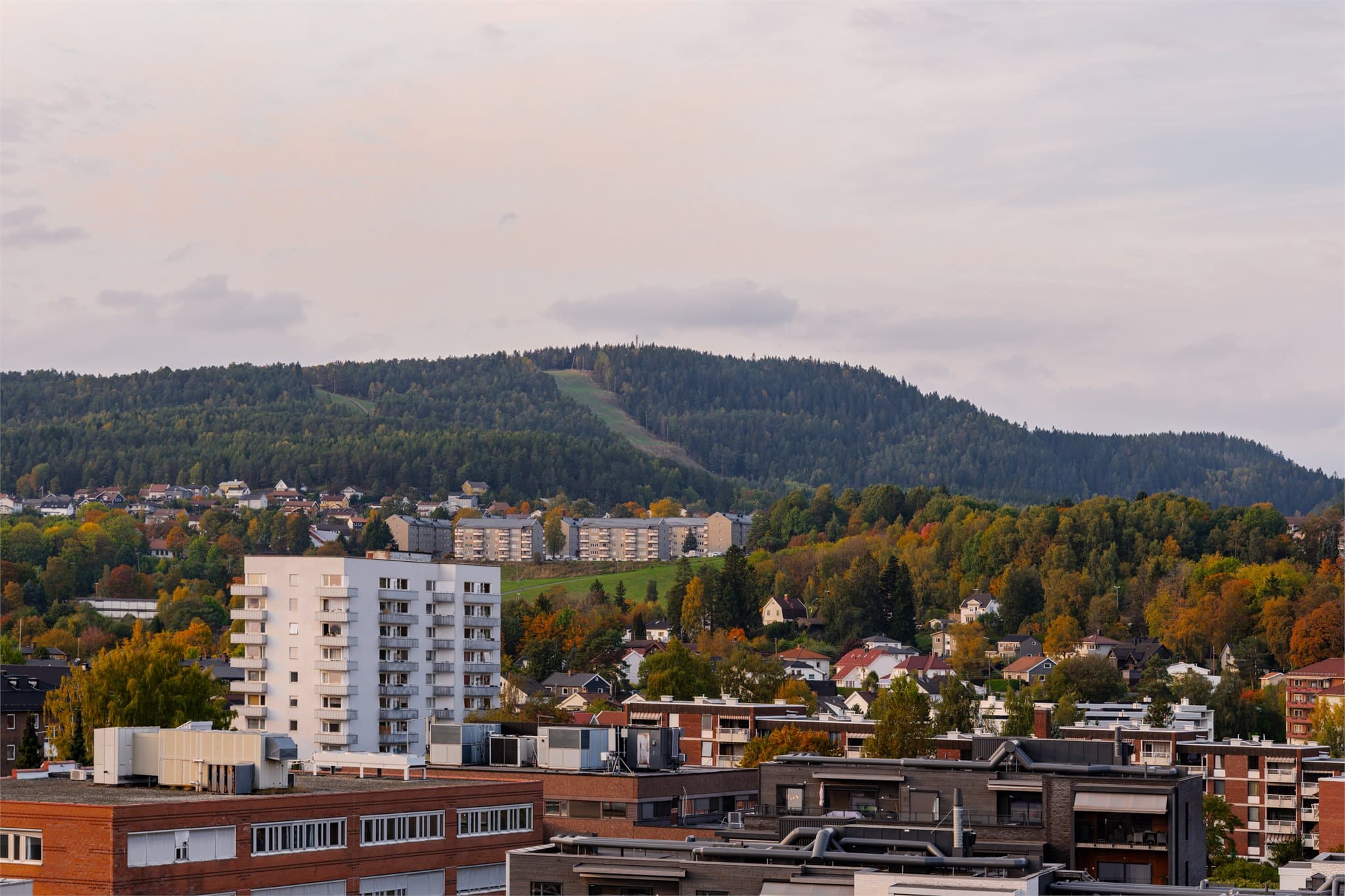 Utsikt mot Grefsenkleiva fra den felles takterrassen, med flott utsyn over nærområdet.