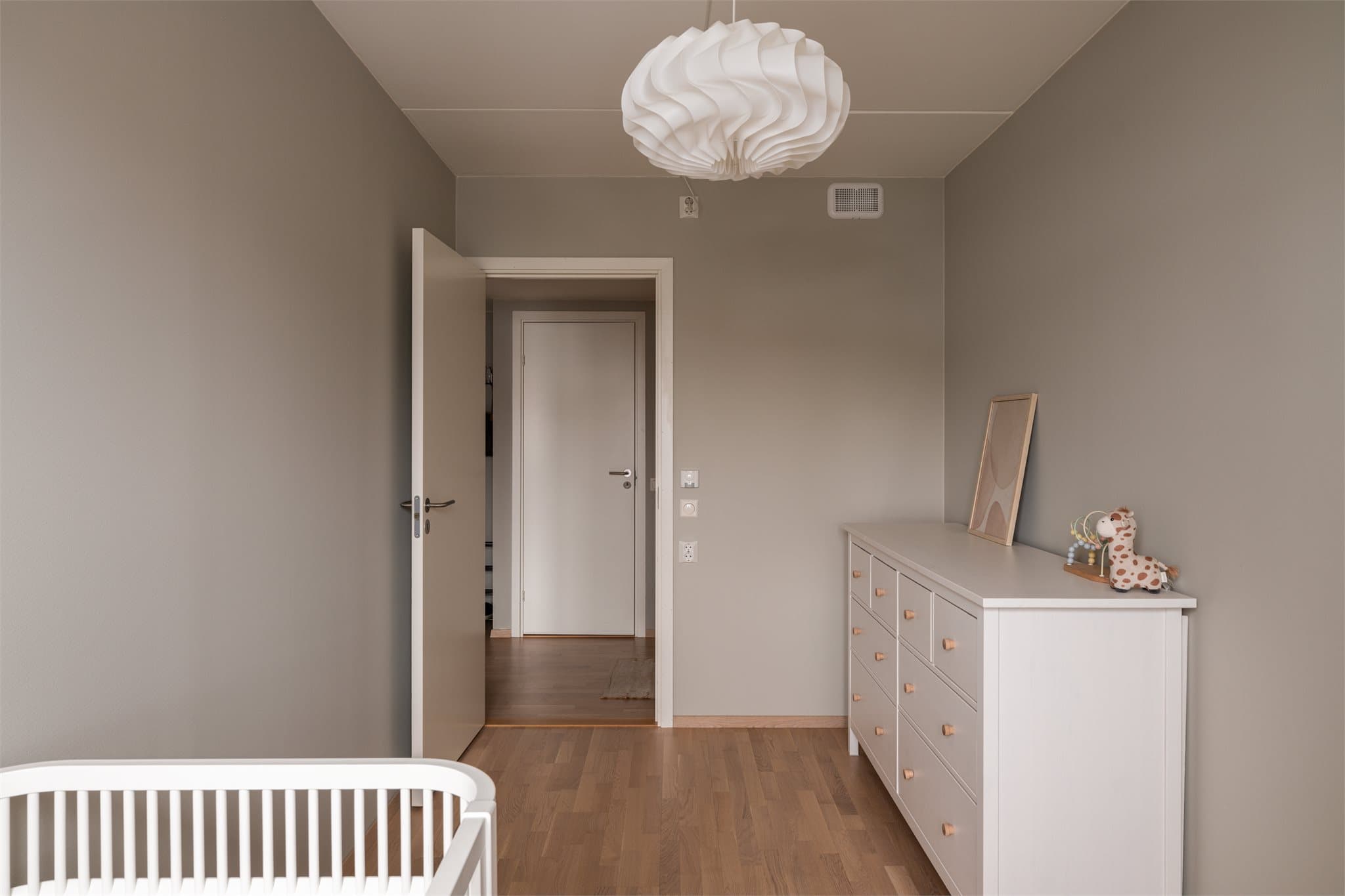 Vannbåren gulvvarme sørger for deilig innetemperatur på kaldere dager.