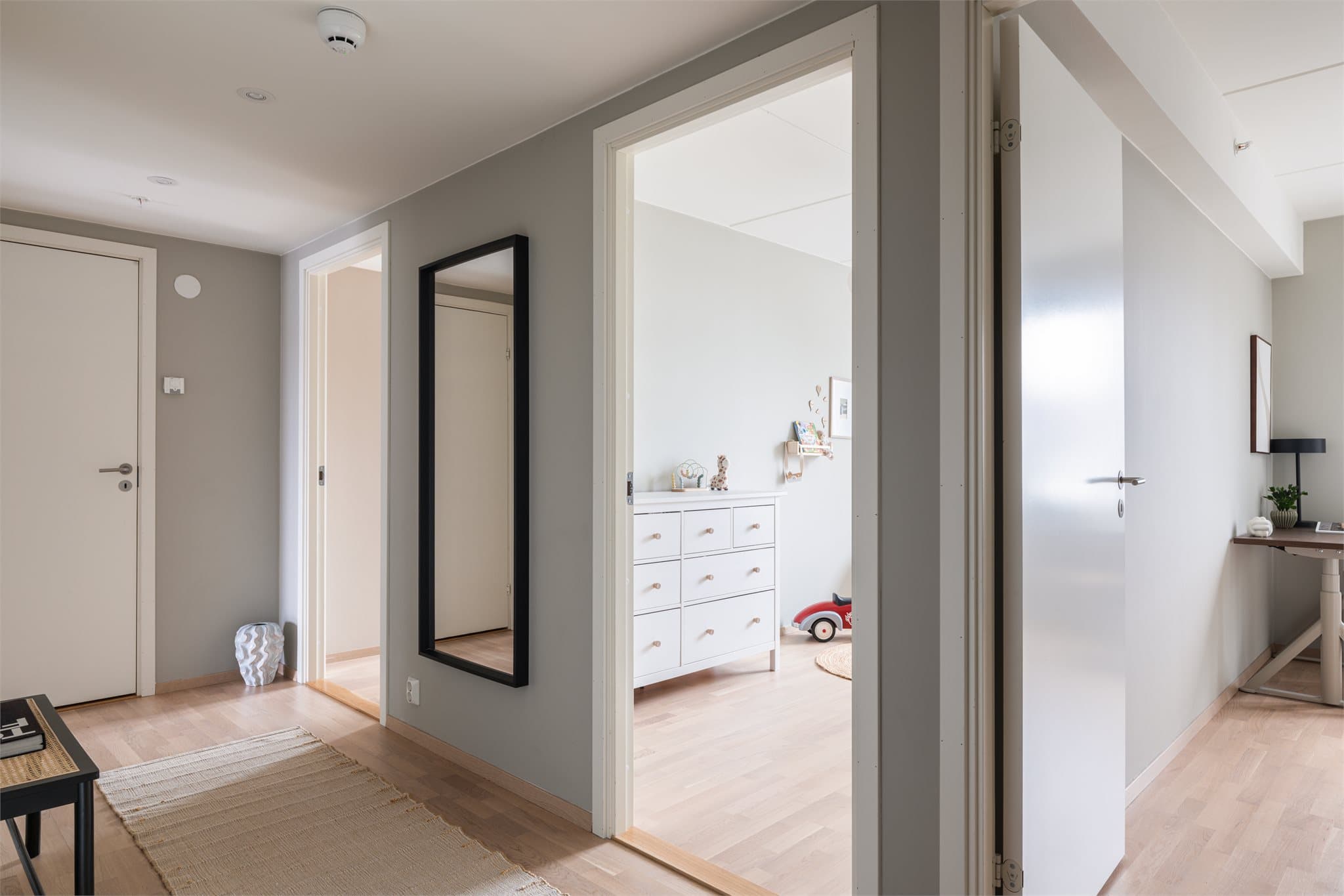 Her får dere et innbydende hjem med mye boltreplass for hele familien.