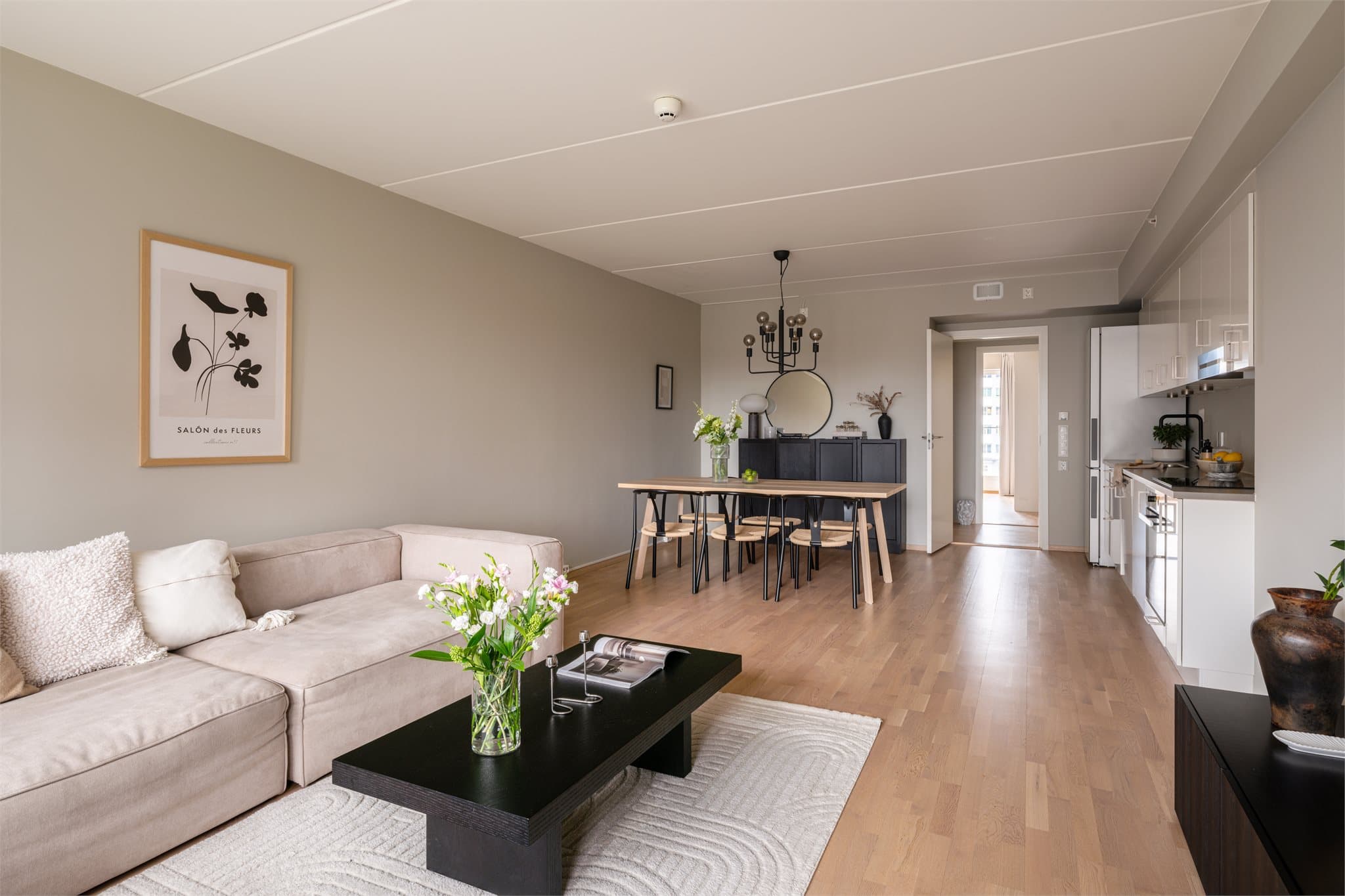 Dette er et rom som fungerer like godt til hverdags som til sosiale sammenkomster.