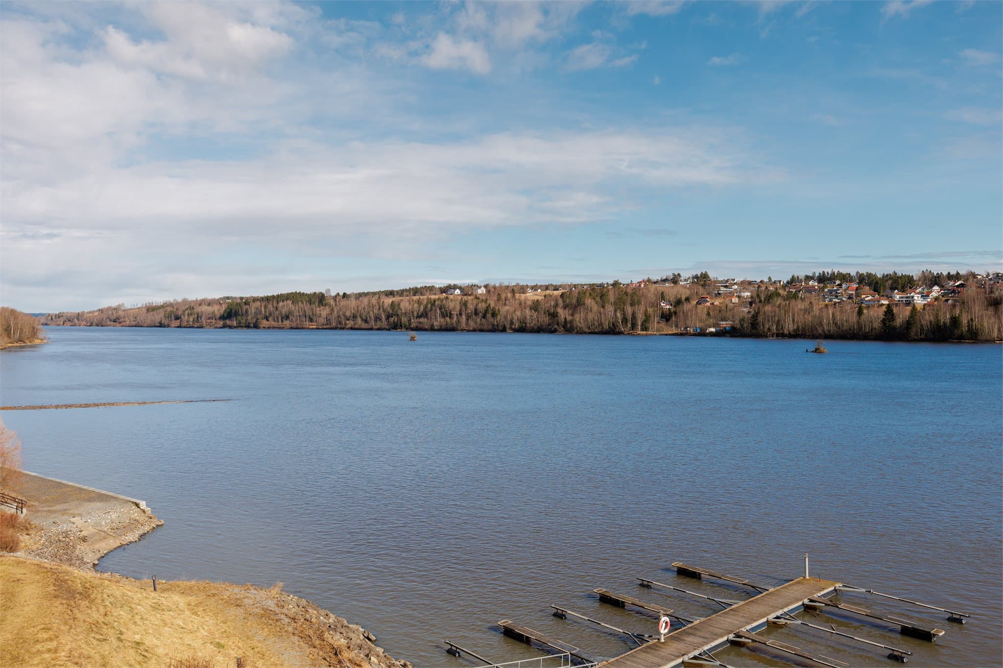 Området har et rikt kulturliv og vakker natur som innbyr til friluftsliv. Det er kort vei til flotte friluftsområder med utallige skiløyper, samt bademuligheter ved Hvalstjern, Heiavann og Gansvika.