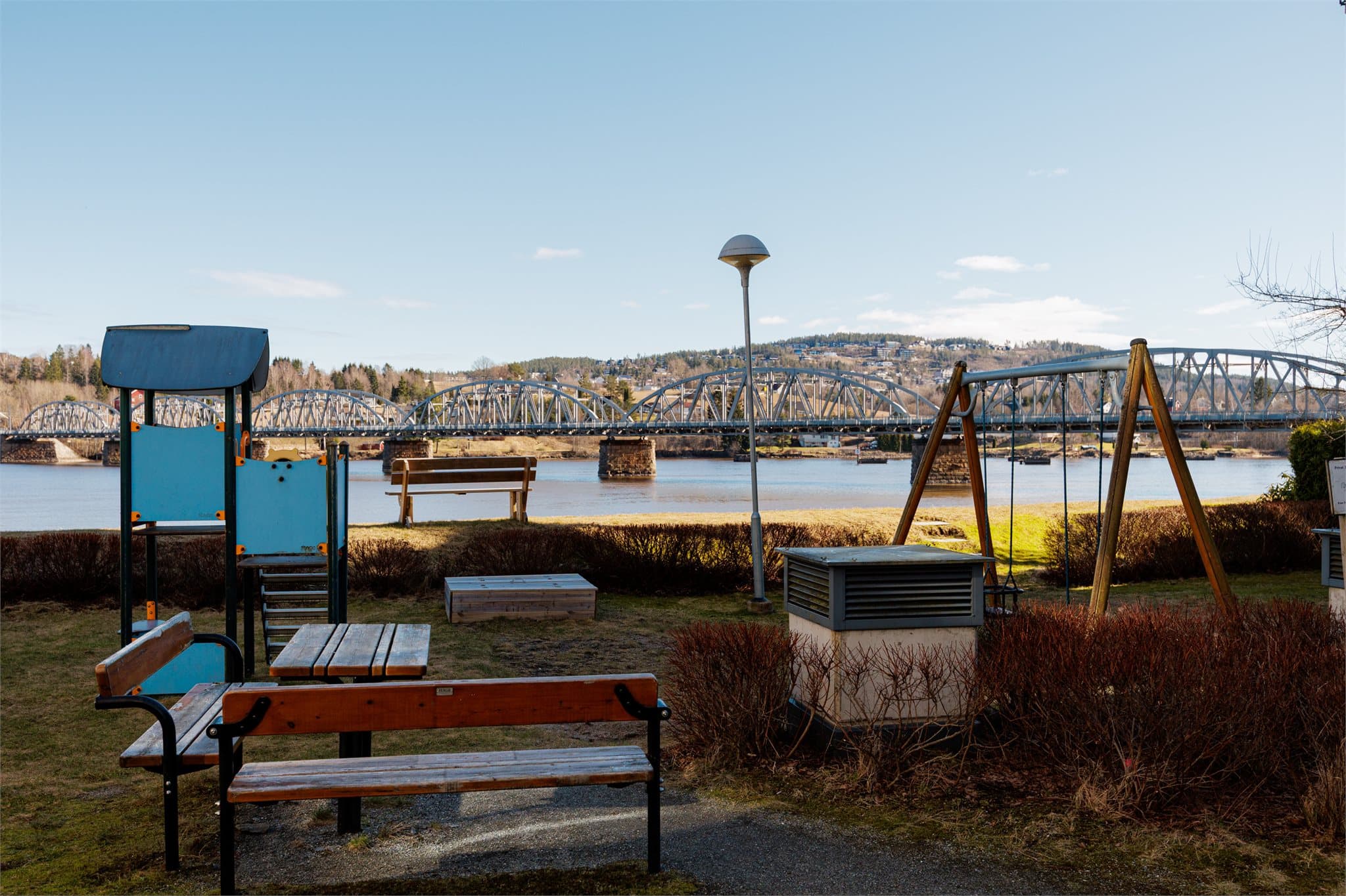 Her er det gode lekearealer for barn, med plass til både lek og sosialt samvær i trygge omgivelser.