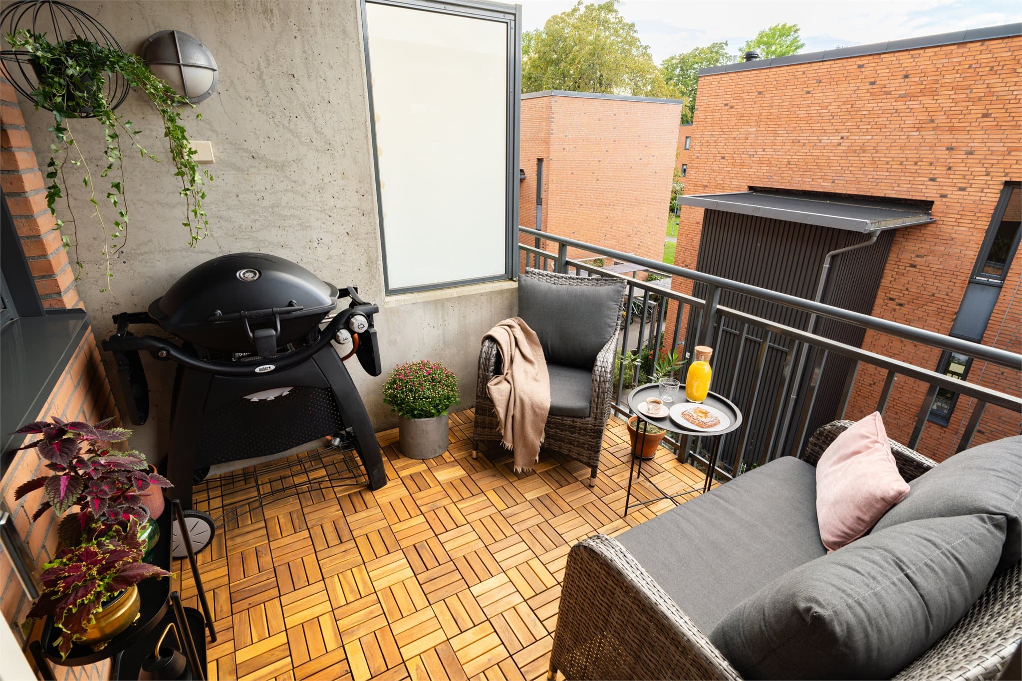 Rikelig med plass til å innrede med lounge og grill.