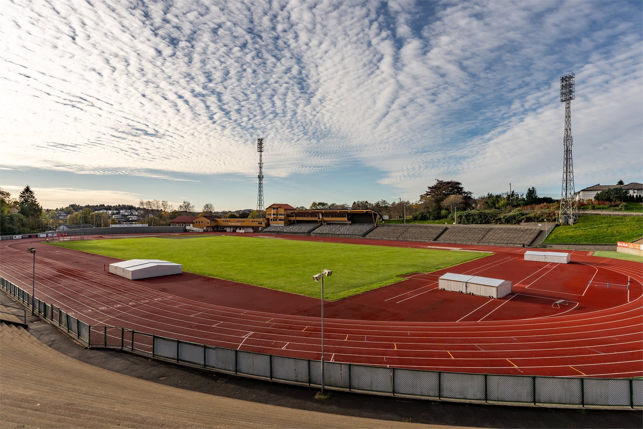 - Fana stadion like i nærheten.
Området byr på flotte aktivitet- og idrettstilbud passende alle aldre -
