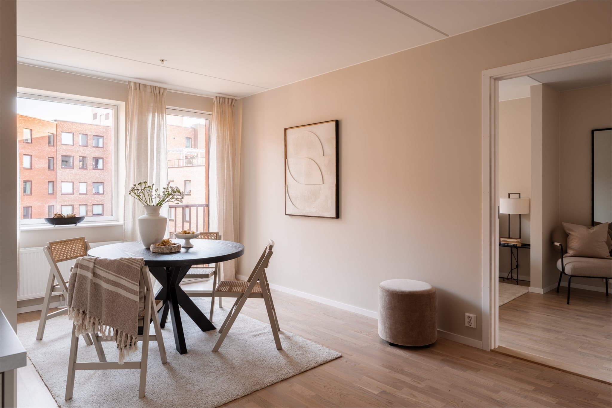 Det er vannbåren gulvvarme i boligen med unntak av soverom.