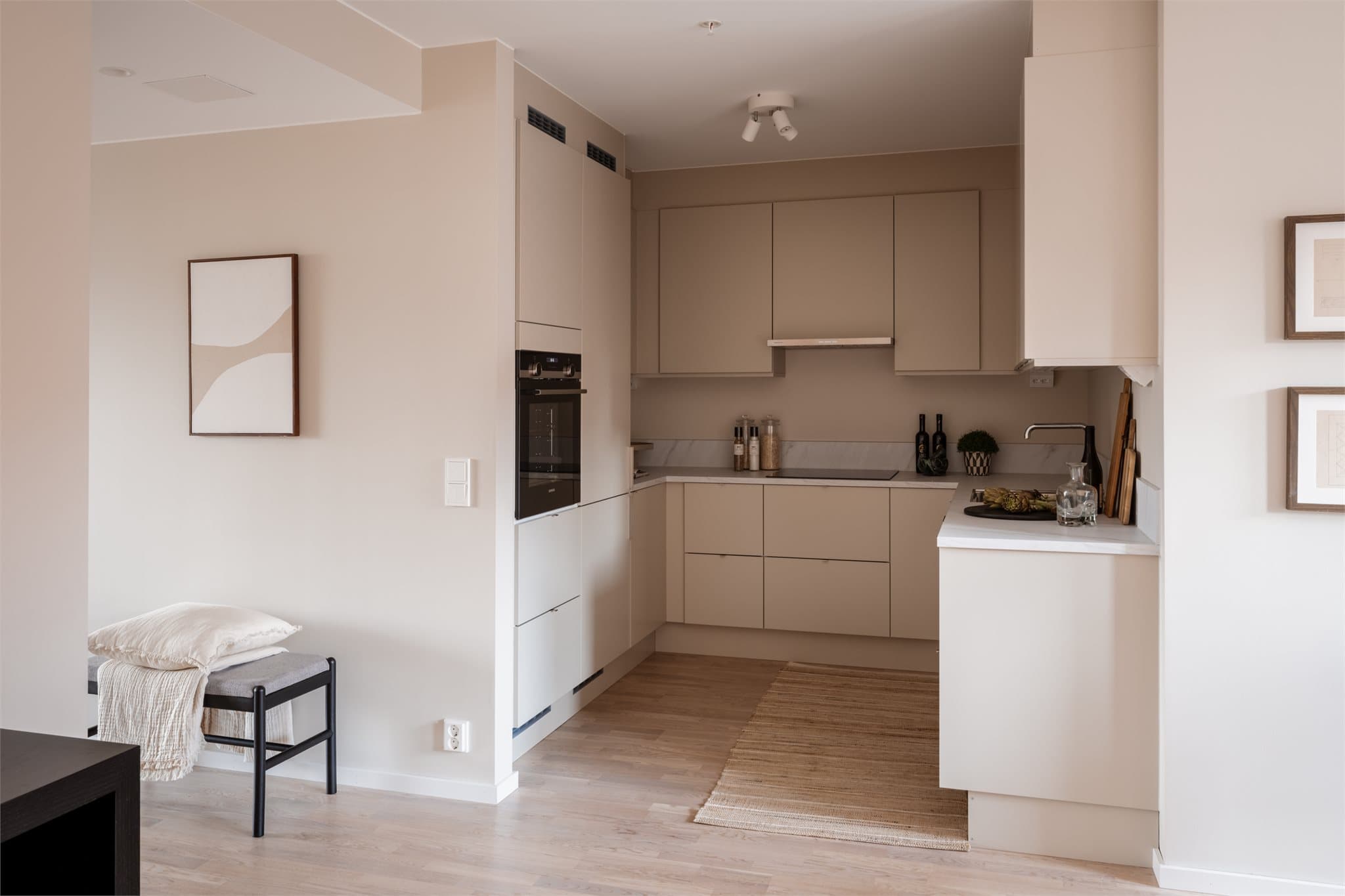 Rålekkert kjøkken fra Marbodal med integrerte hvitevarer av høy kvalitet.