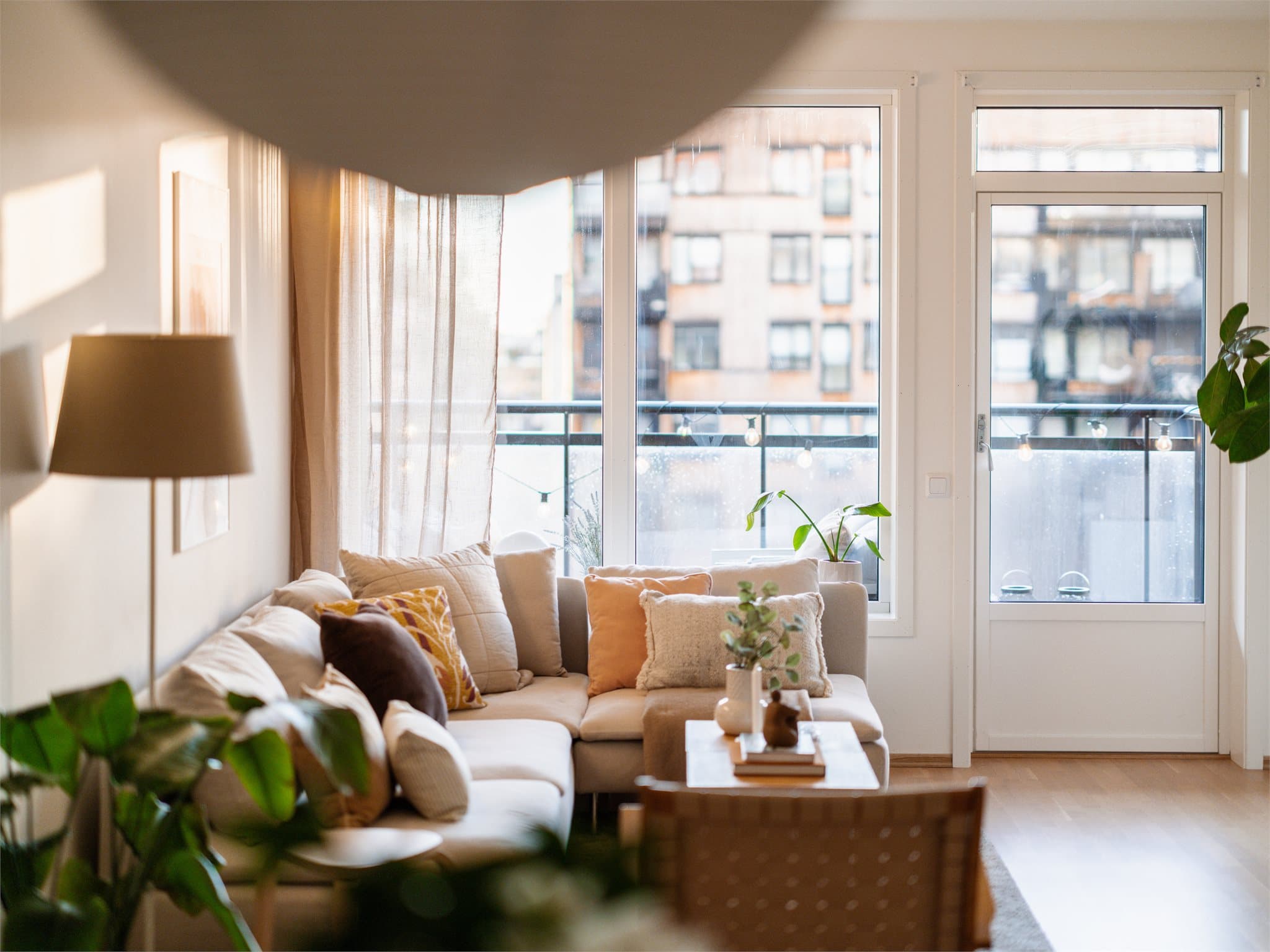 Vannbåren gulvvarme i stue og kjøkken sørger for jevn og behagelig temperatur.