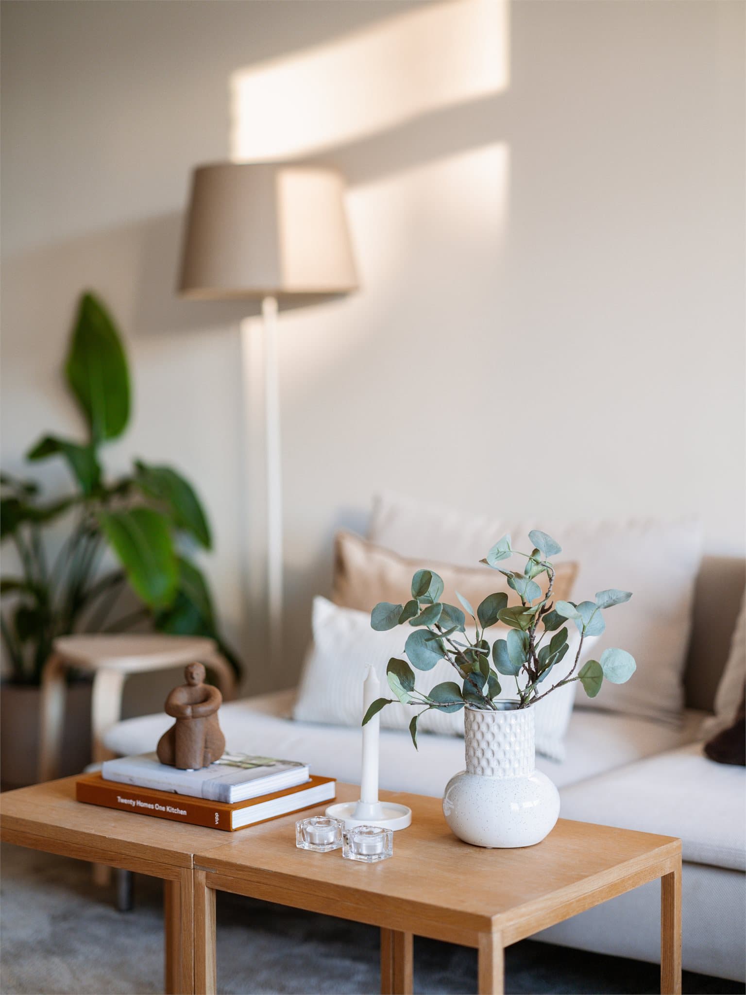 Dyrehold er tillatt etter søknad til styret.