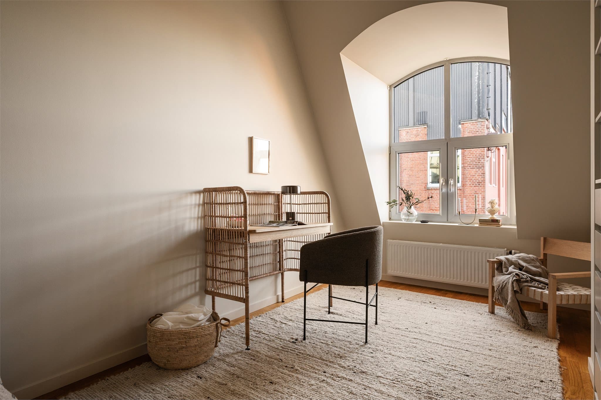 Også god plass til både "lesekrok" og kontorløsning