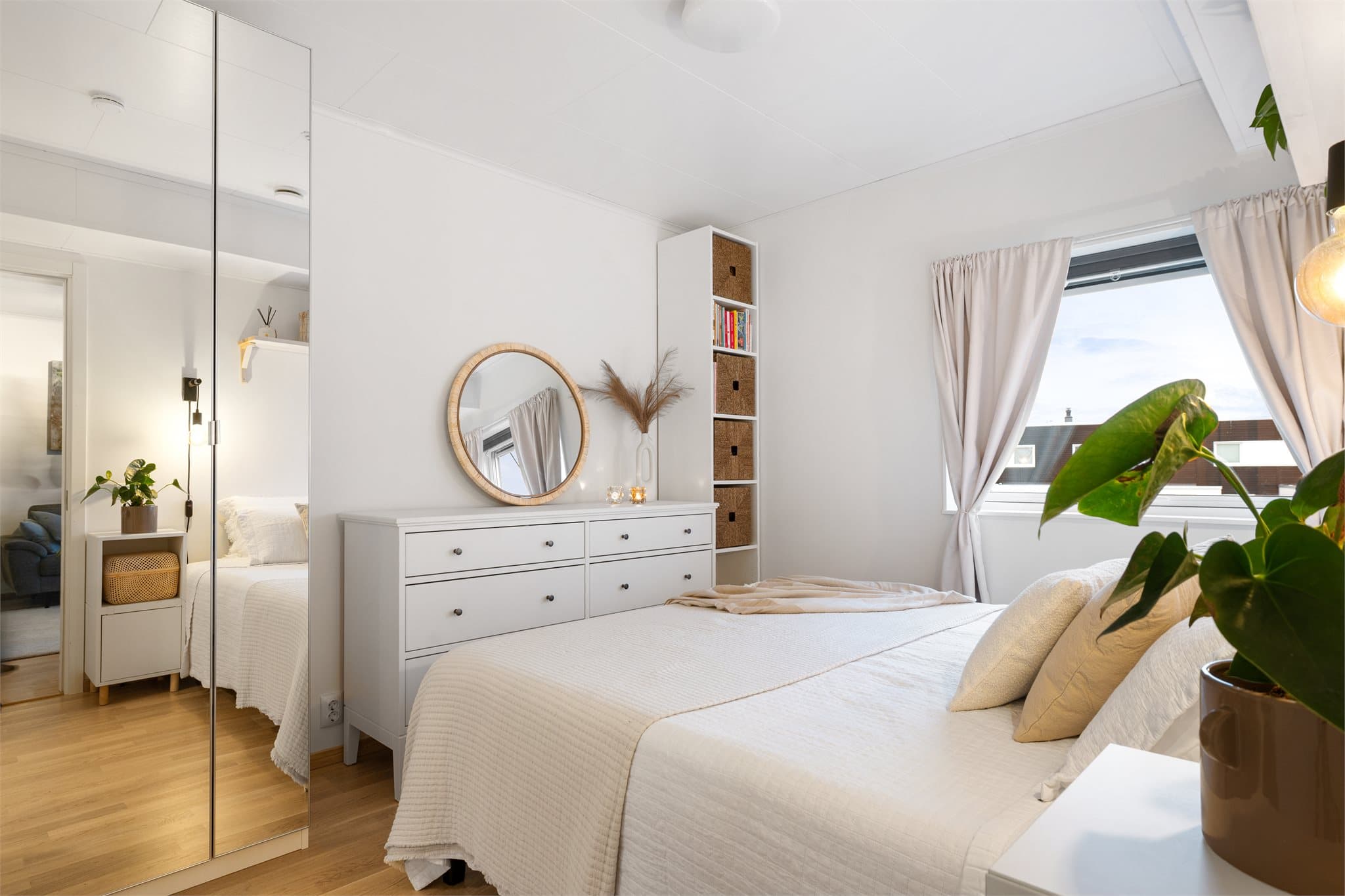 Leiligheten har tre romslige soverom.