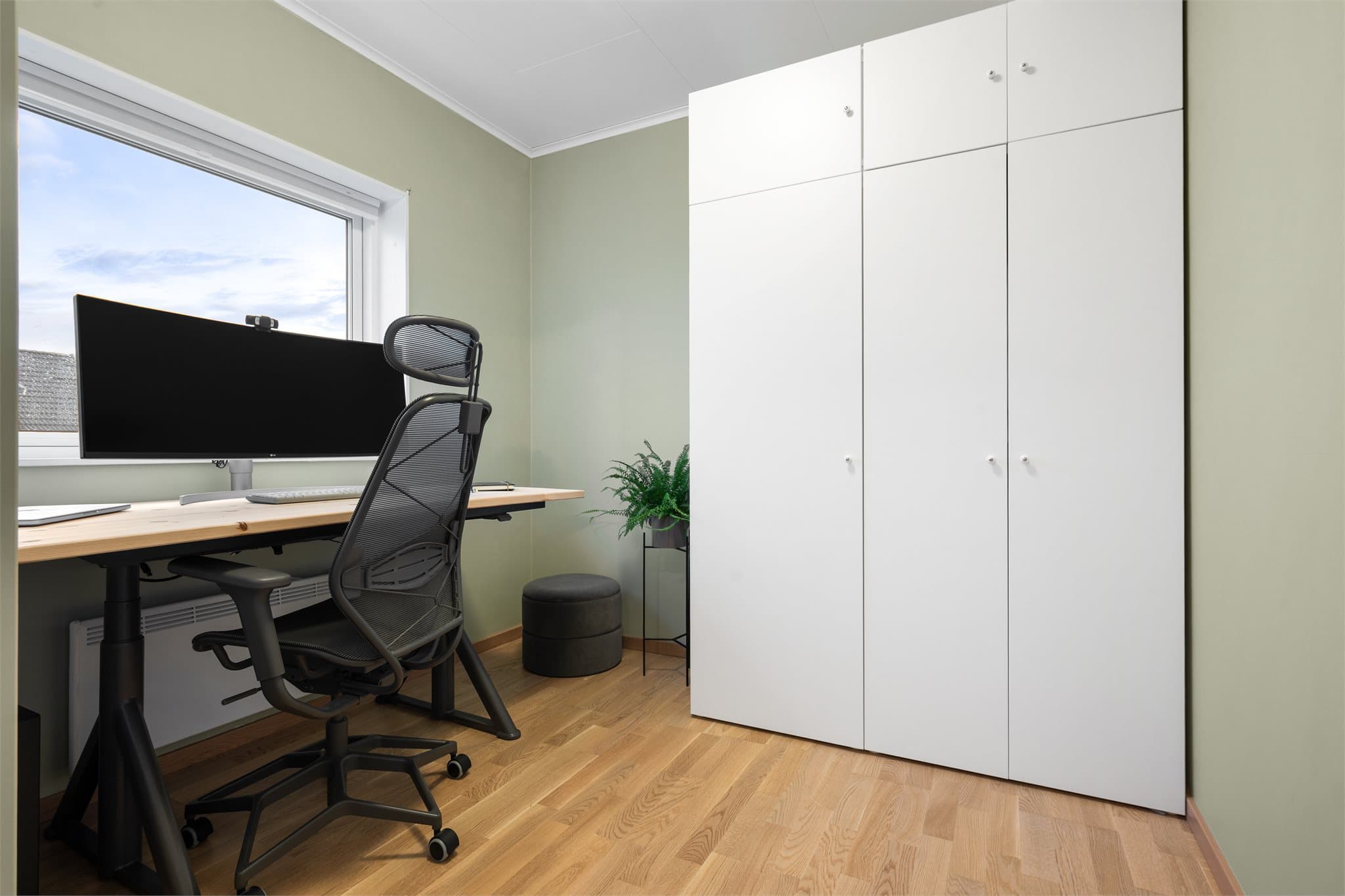 Soverom 3 er i dag innredet som kontor.