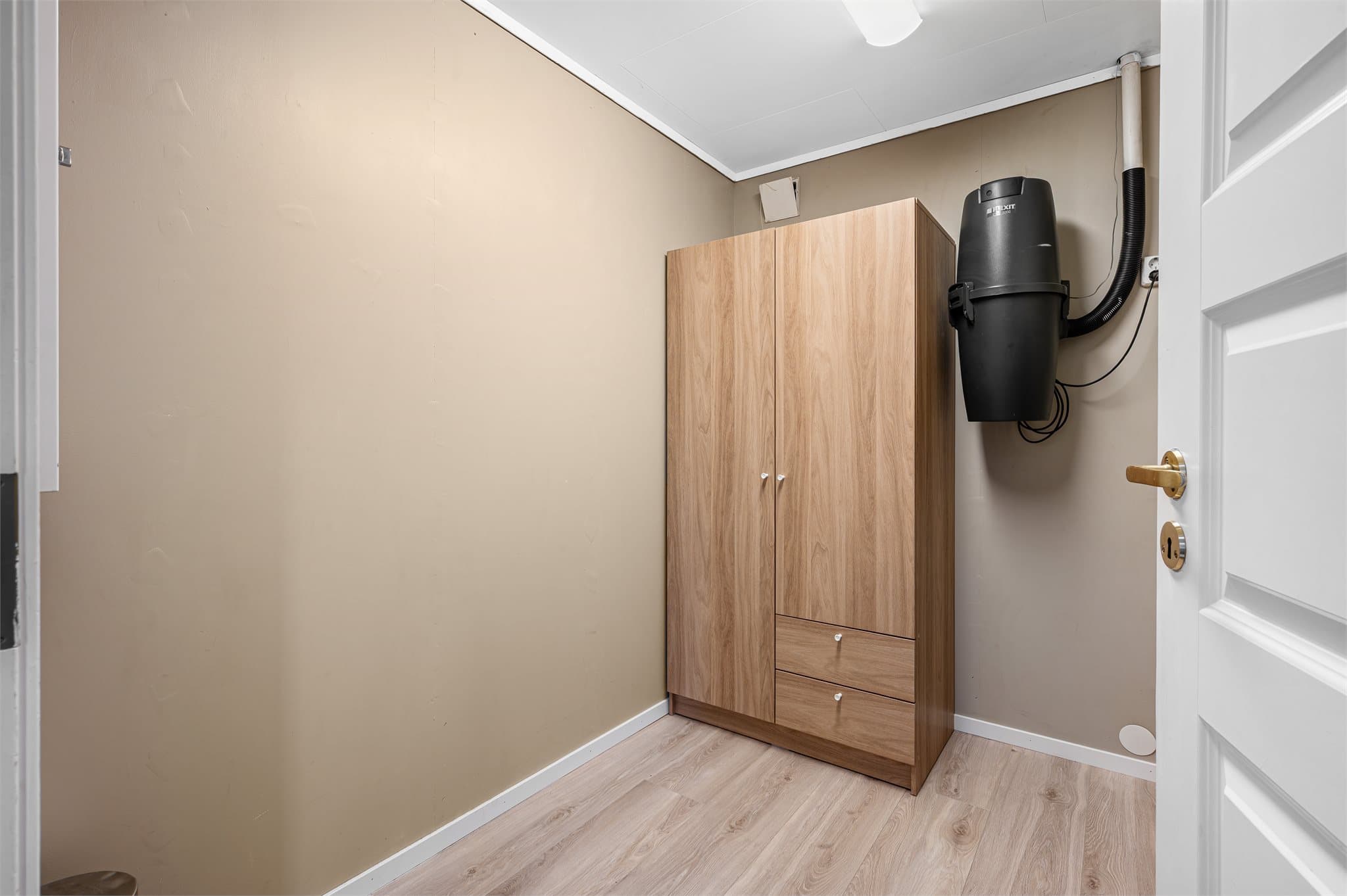 - Her får man godt med lagringsplass i 5 m² bod -