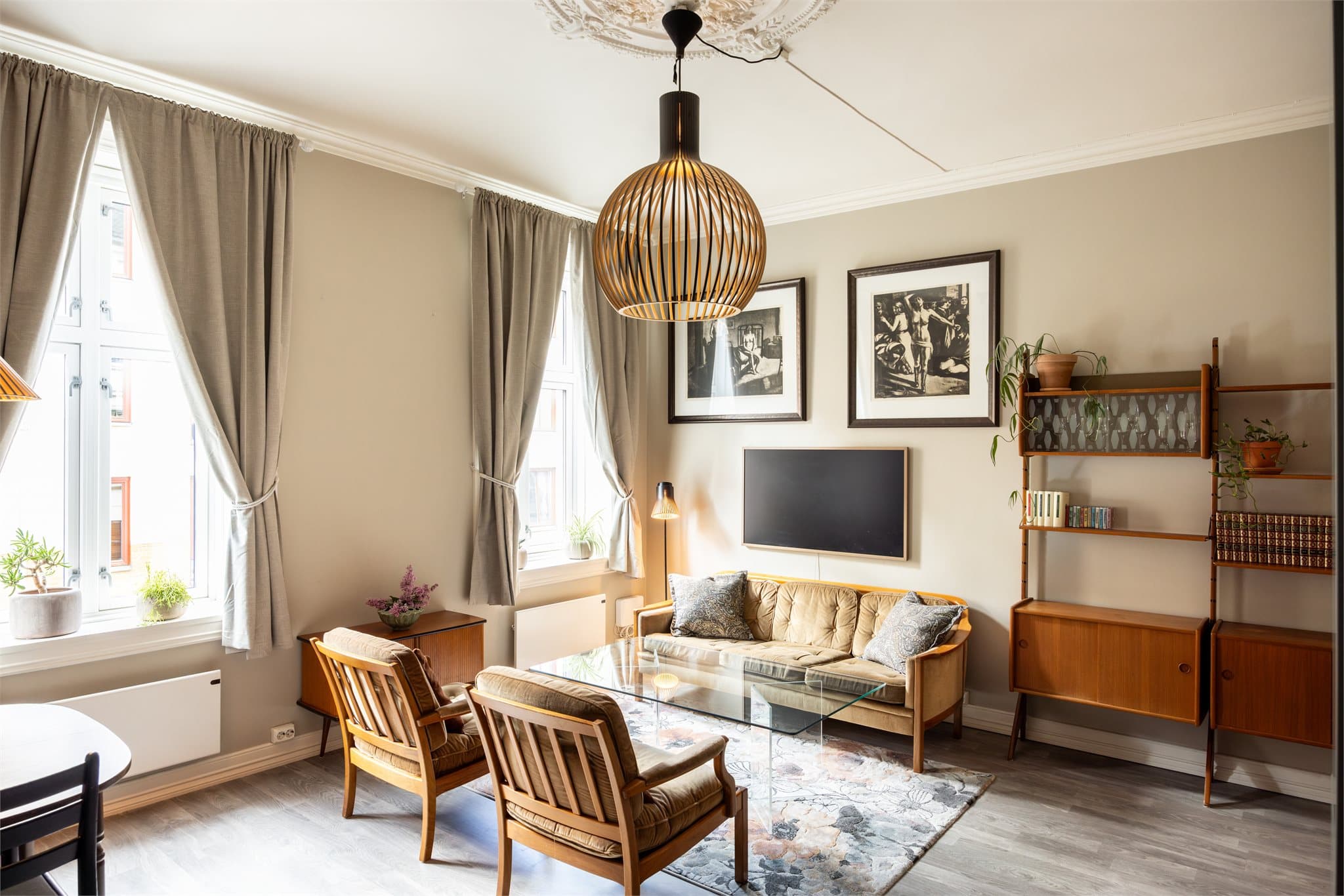 Leiligheten har en svært sentral beliggenhet - bare et steinkast unna Botanisk Hage.