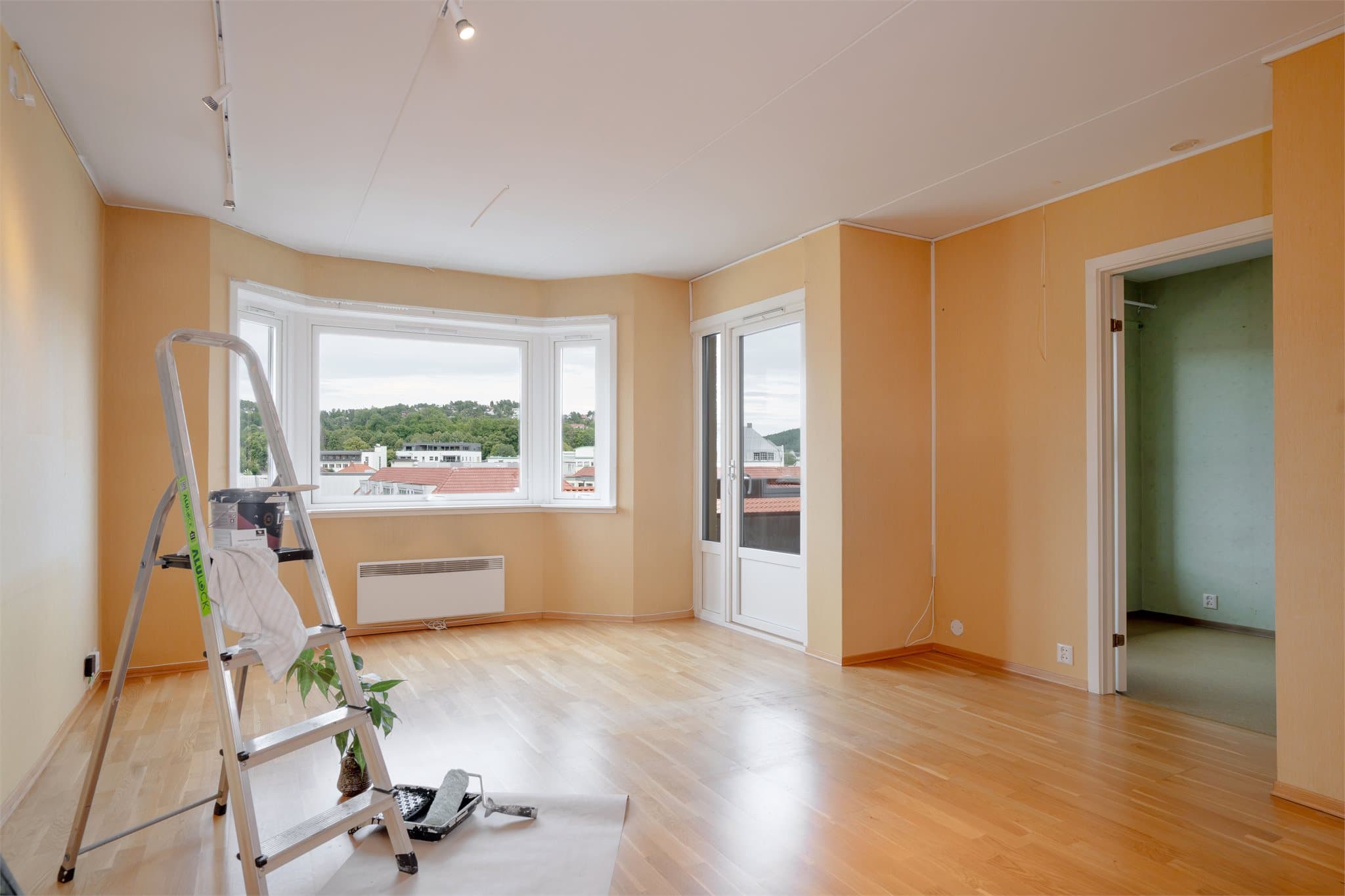 Vinduer og balkongdør ble skiftet i regi av borettslaget i 2018.
