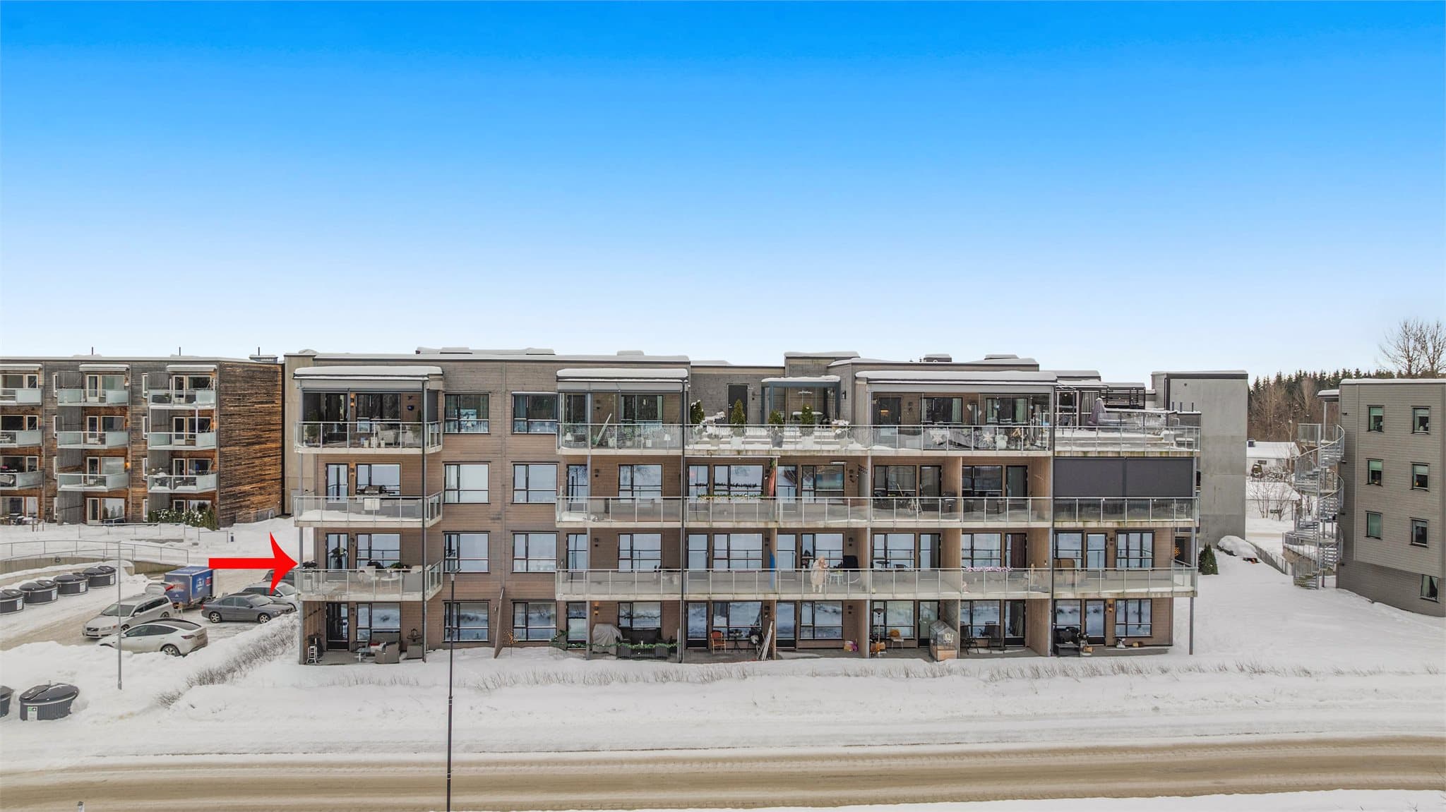 Leiligheten ligger i 2. etasje med heisadkomst.