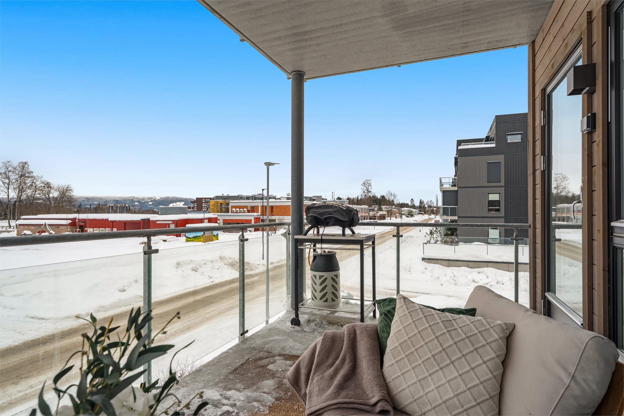 Fint og fritt utsyn fra leiligheten.