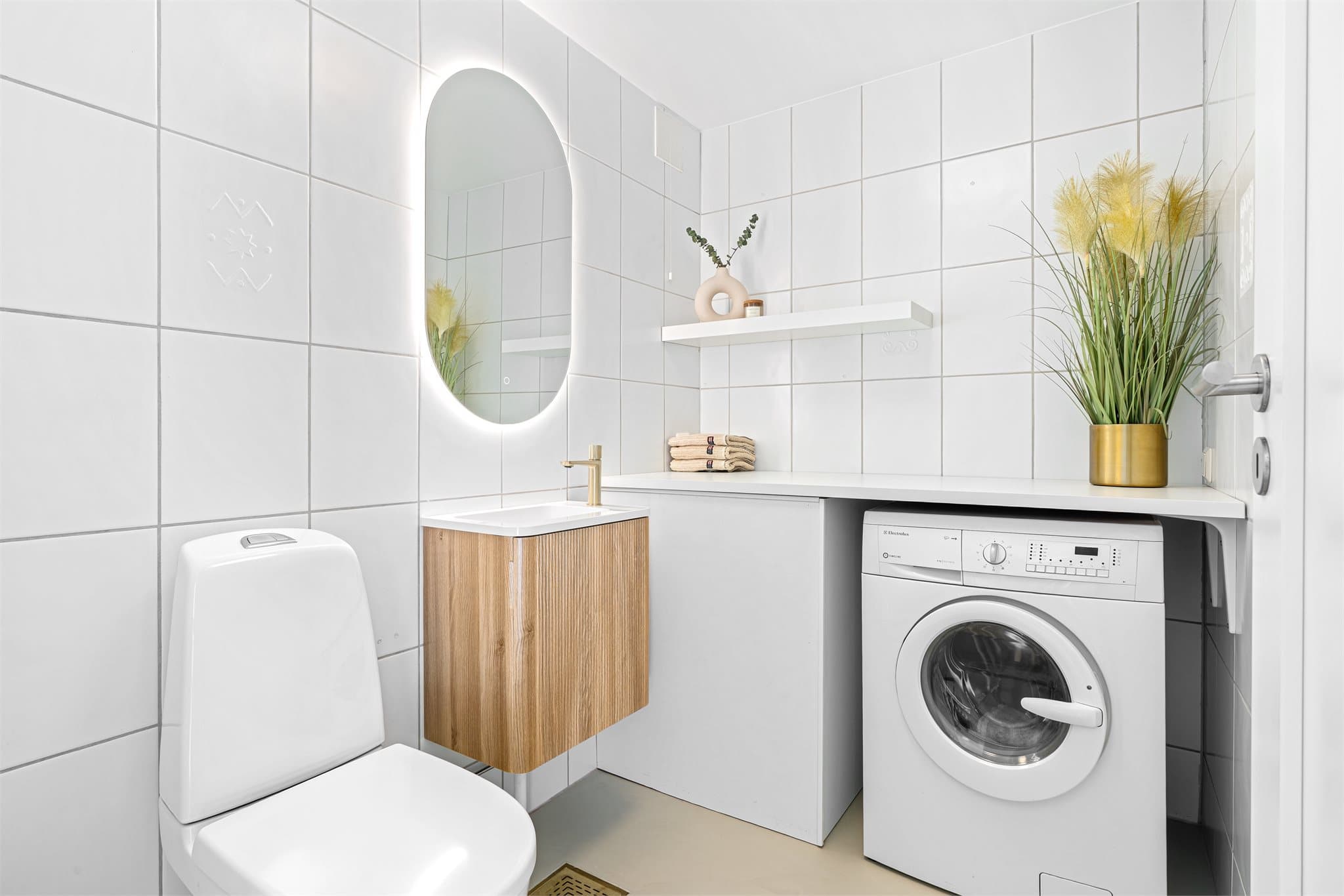 - Praktisk med eget toalett/vaskerom -