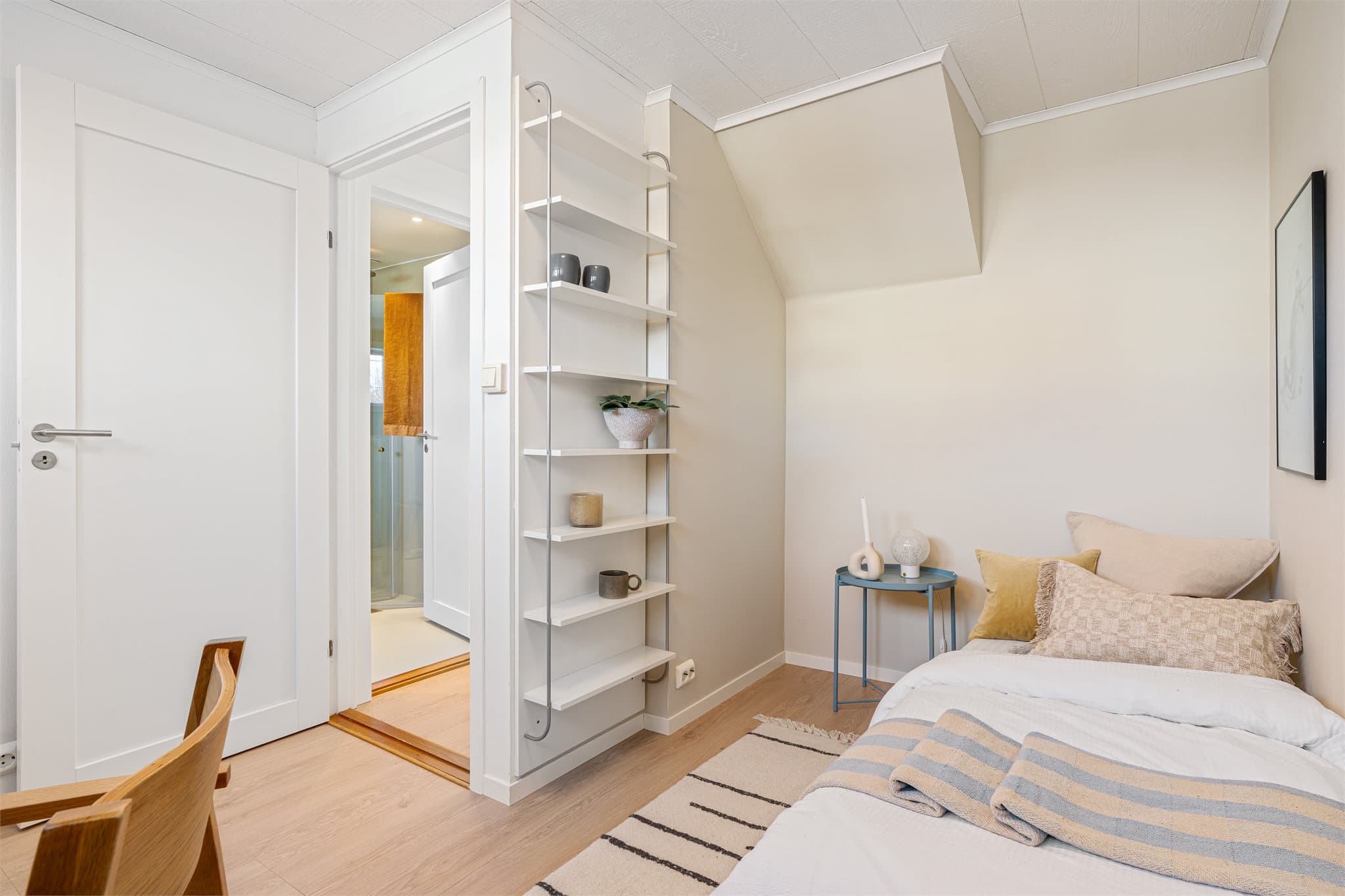 - Boligen har en svært praktisk og familievennlig planløsning -