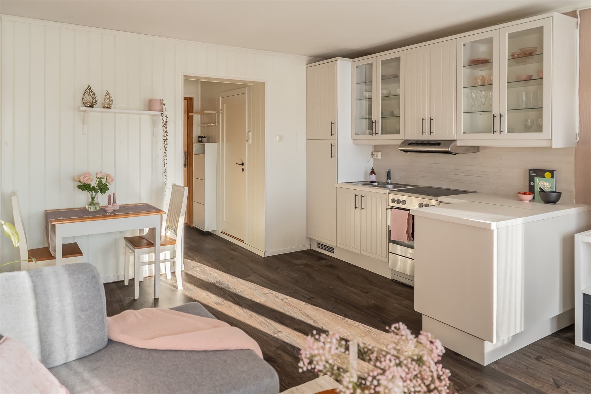 En lys og pen 1-roms leilighet med utmerket beliggenhet, perfekt førstegangskjøp.