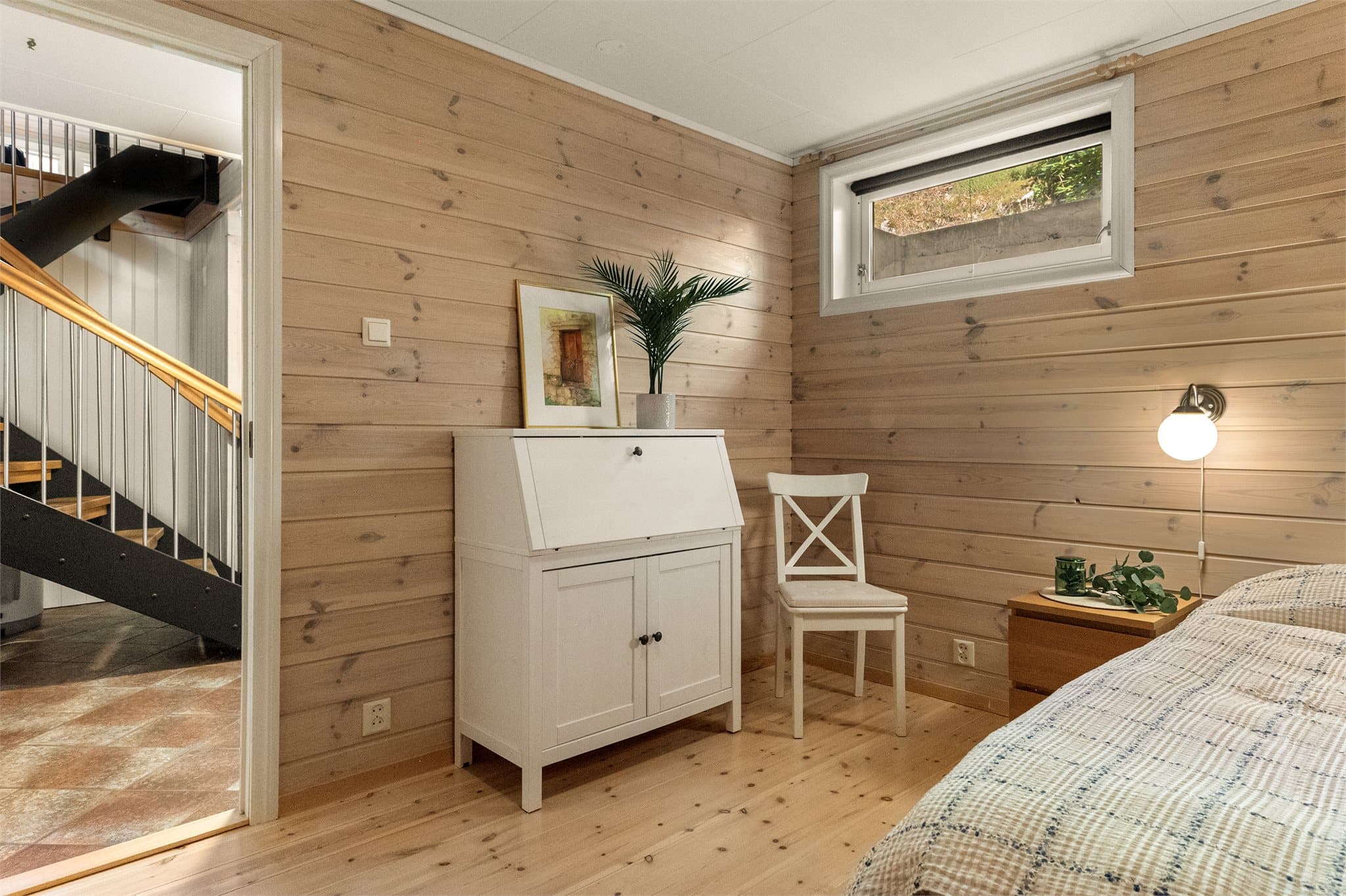- Romslig soverom på 10,7m² -