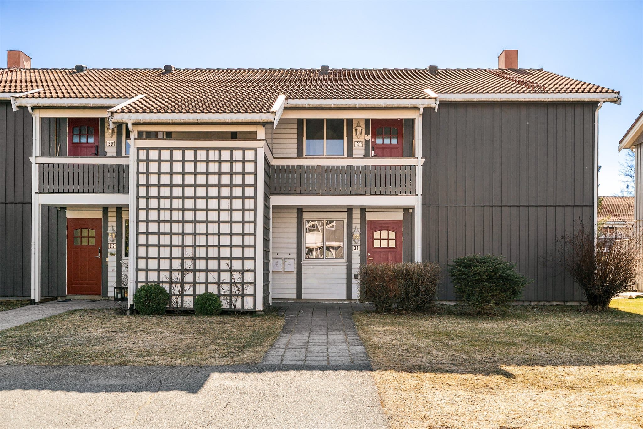 Attraktiv og sentral beliggenhet på Tiller, med kort vei til alt du trenger i hverdagen. Velkommen til visning!