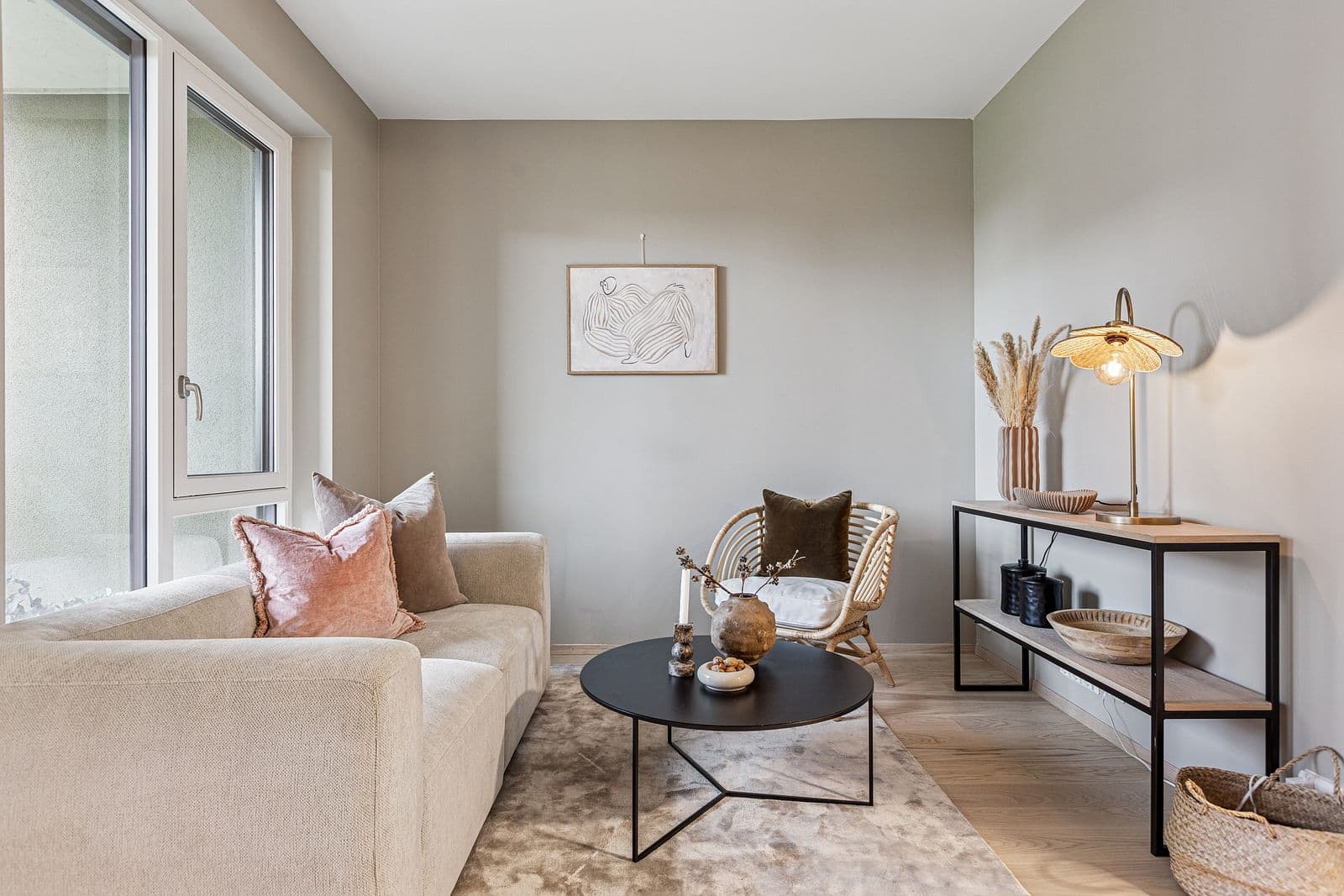 Boligen ble oppført i 2024 og holder en høy standard.