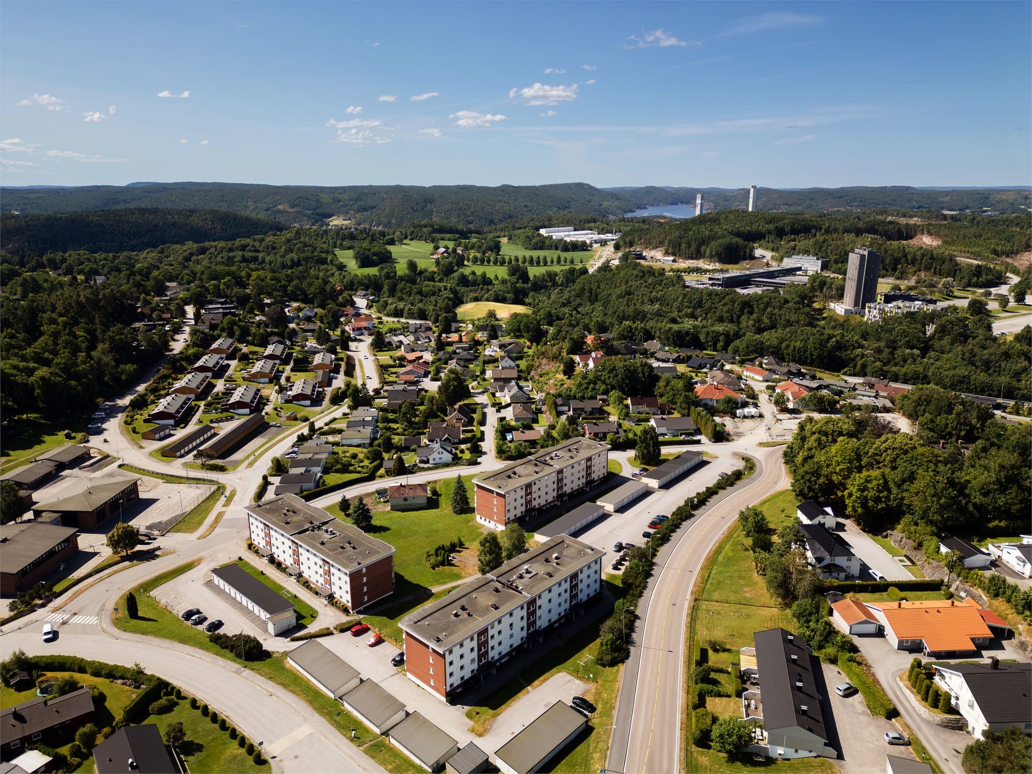 Låby skole (1-7 kl.) ligger kun tre minutters gange fra boligen.