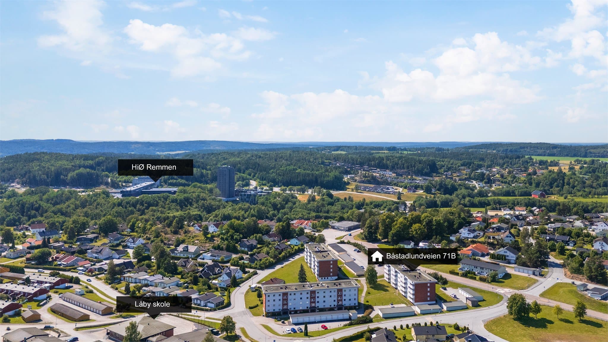 Borettslaget er beliggende i et etablert og populært boligområde på Låby/Østre Lie. Her bor du med kort vei til både skole, barnehage, butikk og andre nødvendigheter i nærheten.