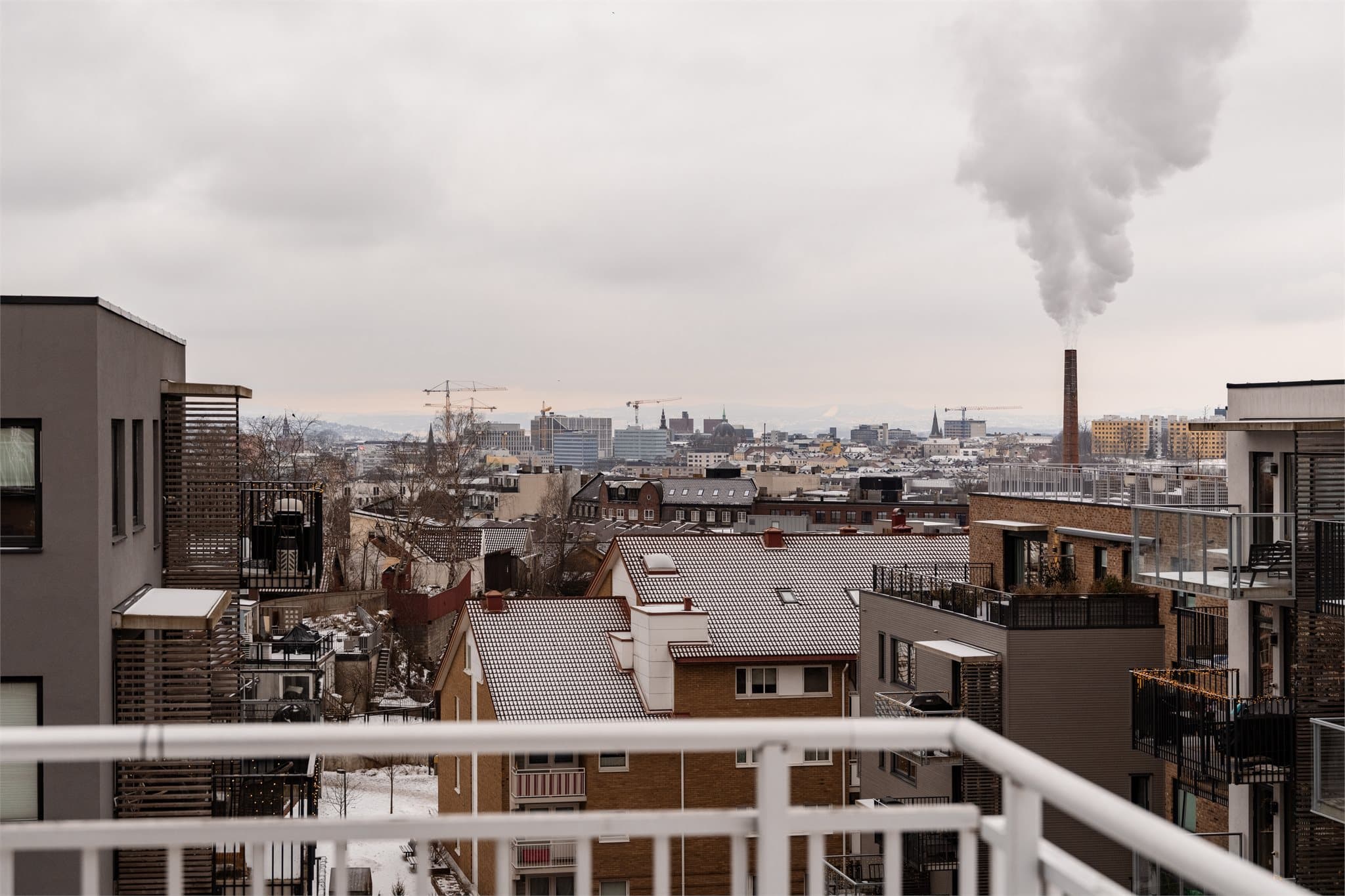 Kollektivknutepunktet Carl Berners plass er kun en kort spasertur unna.