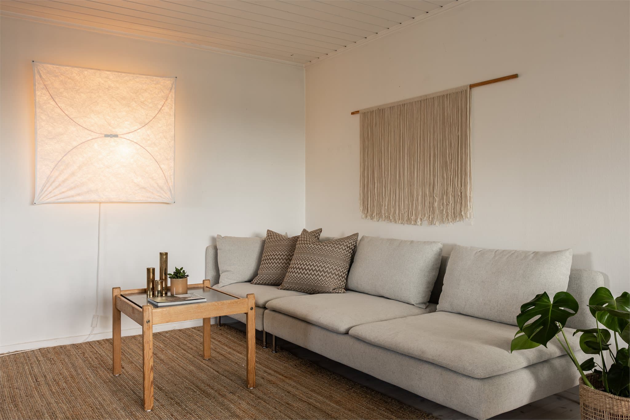 Her kan du slappe av etter en lang dag. Det er også plass til lenestoler dersom du liker å ha mer besøk.