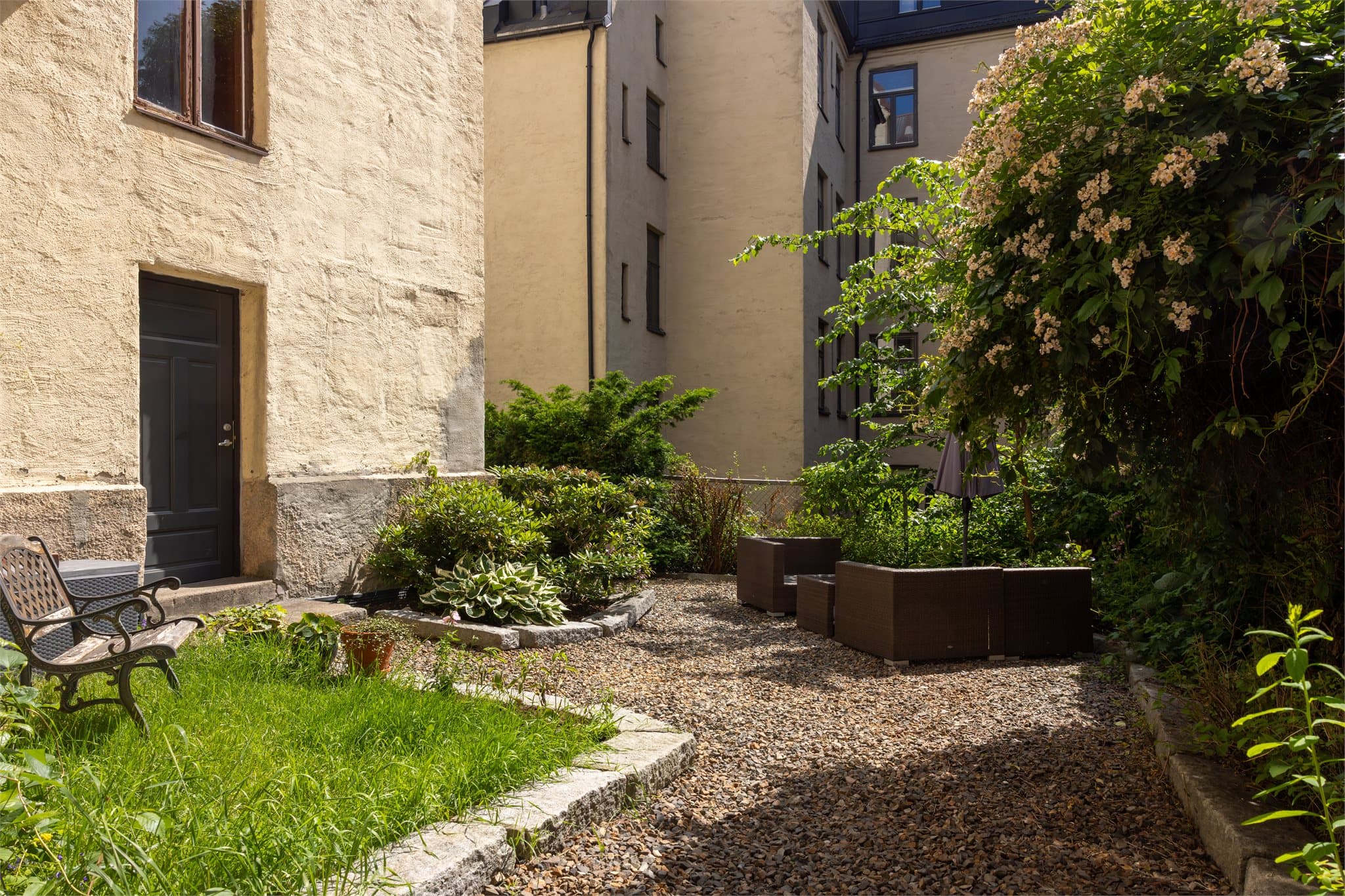 Sameiet har nylig kjøpt inn nye utemøbler til felles bruk.