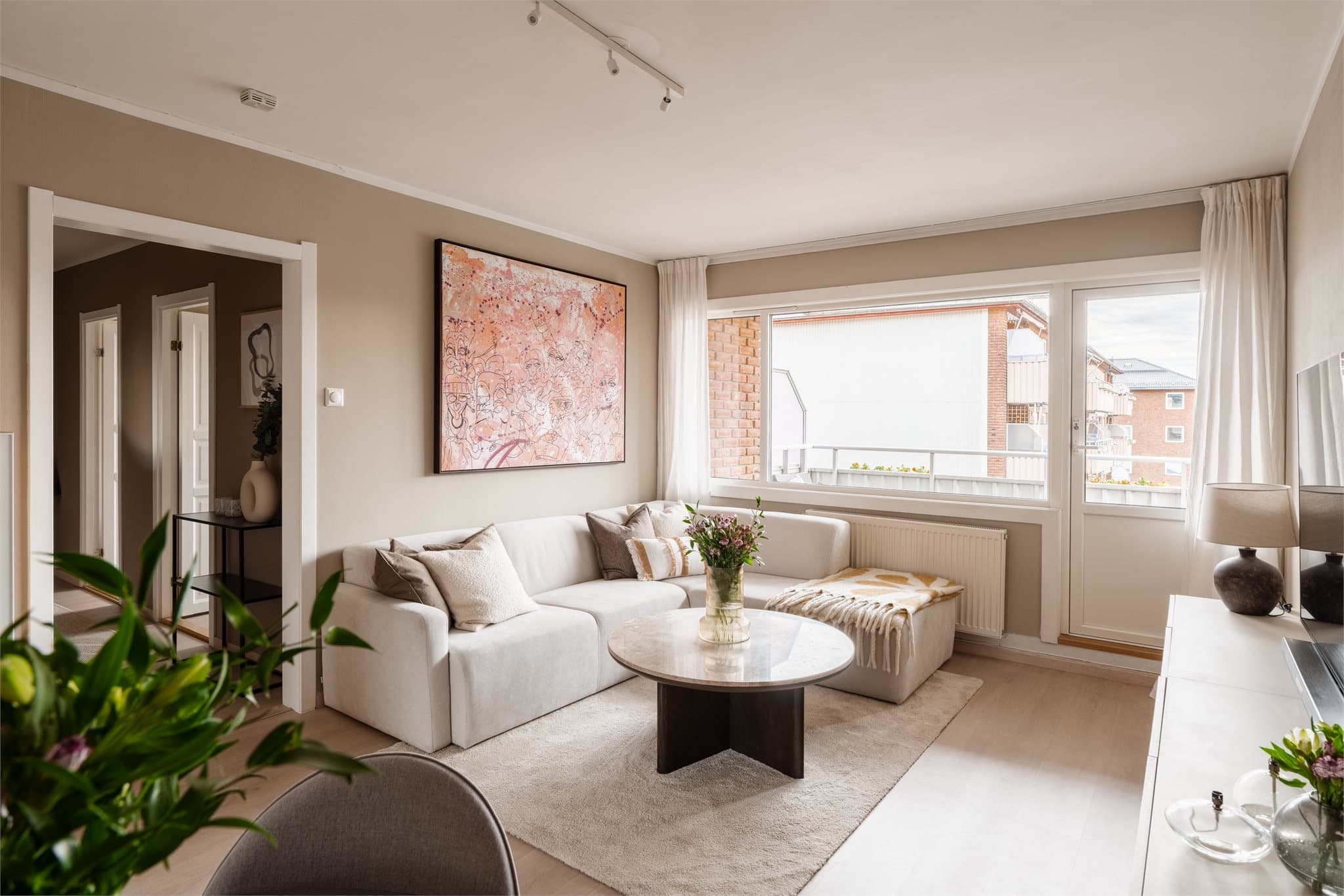 Emera Eiendomsmegling ønsker velkommen til Martin Borrebekkens vei 22. Foto: Paul-Dan Dragoman.