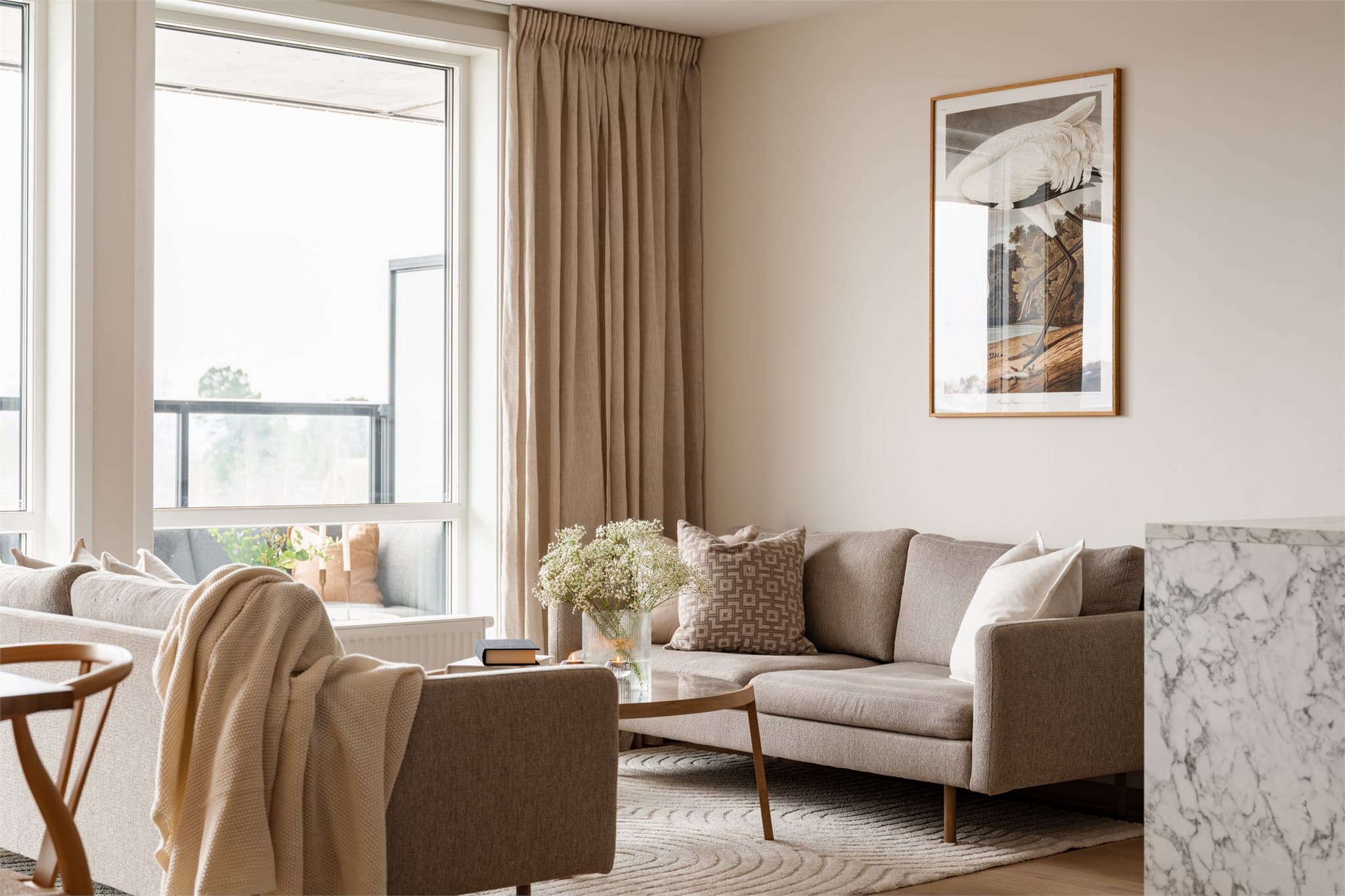 En innbydende og strøken leilighet i et nyere bygg fra 2023.