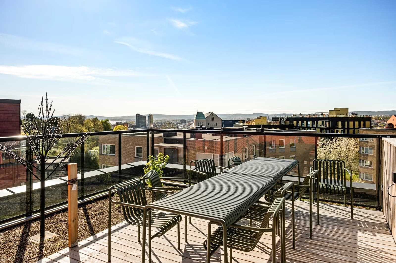 Takterrassen på sommerstid.