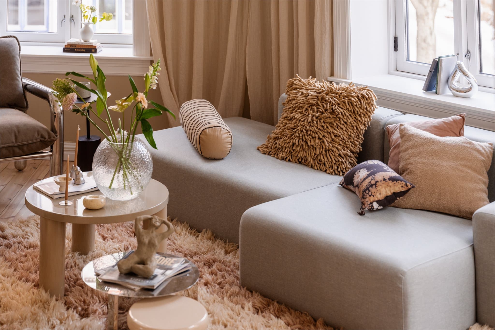 En sjelden mulighet for deg som ønsker en lys, gjennomført og klassisk leilighet med det lille ekstra.