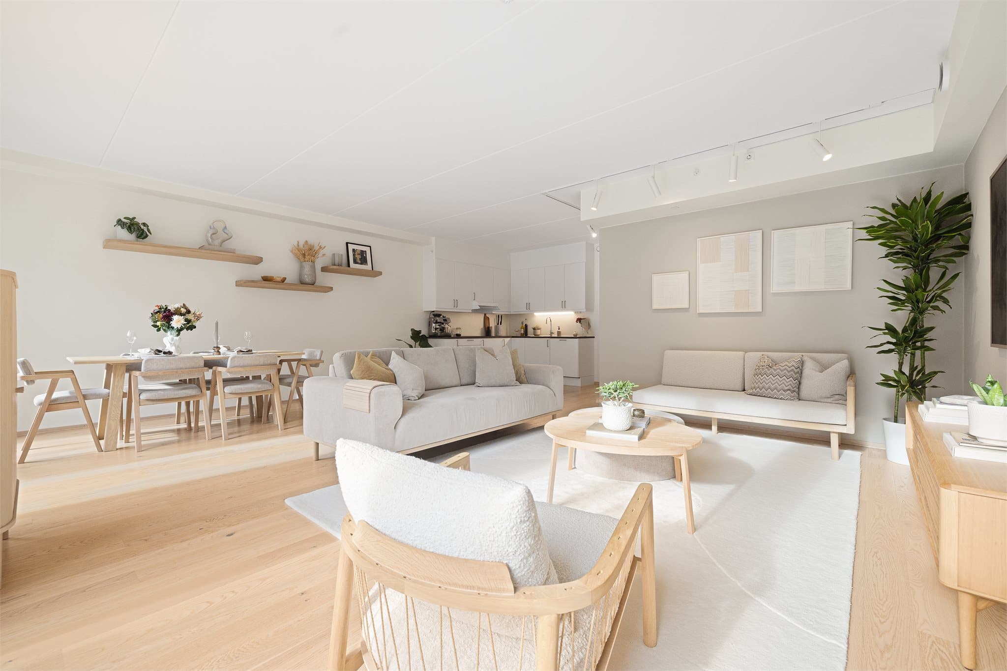 Emir Resulbegovic v. Emera Eiendomsmegling ønsker velkommen til Malerhaugveien 43