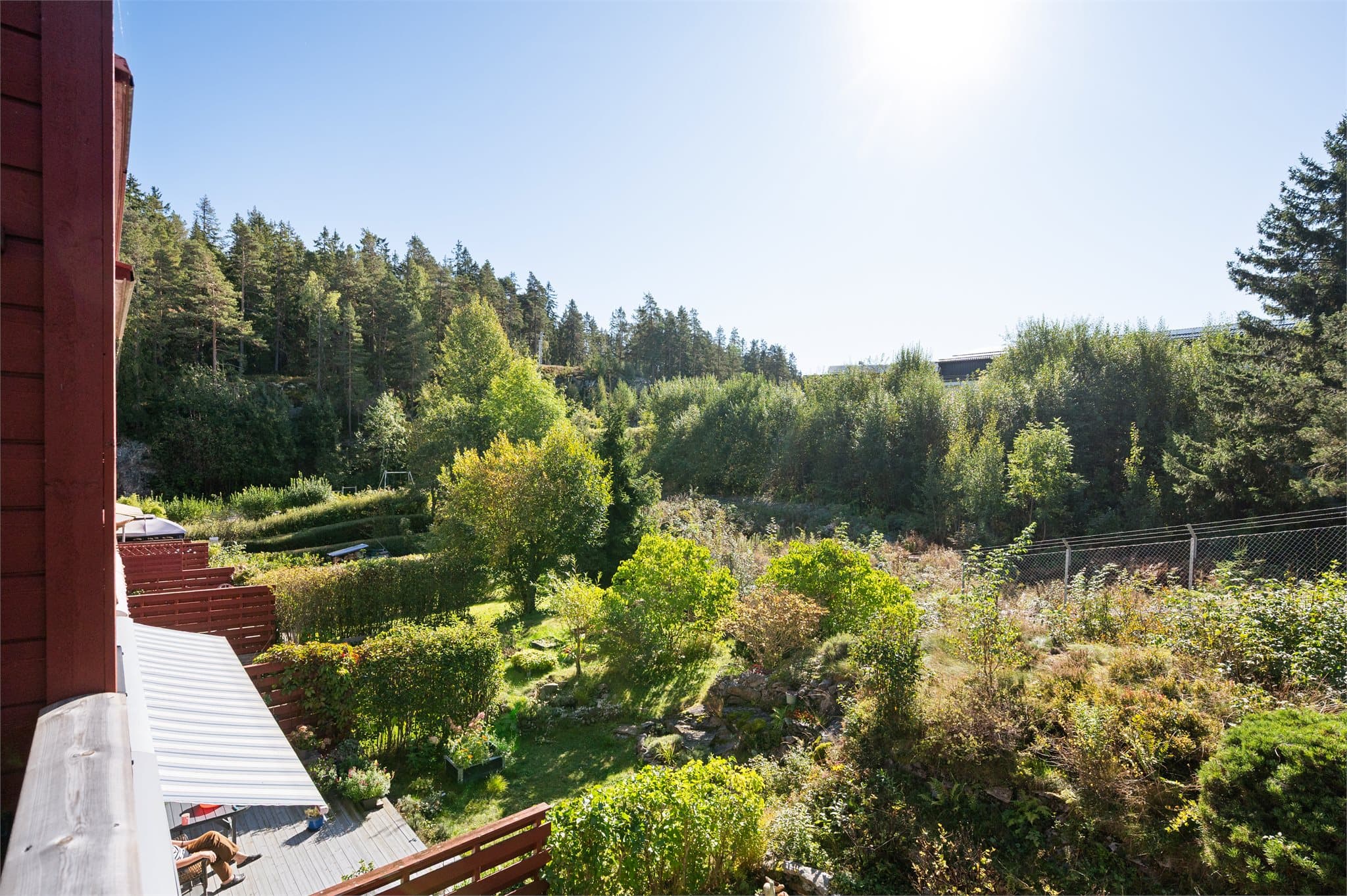 Balkongen vender mot sydvest og har fantastiske solforhold.