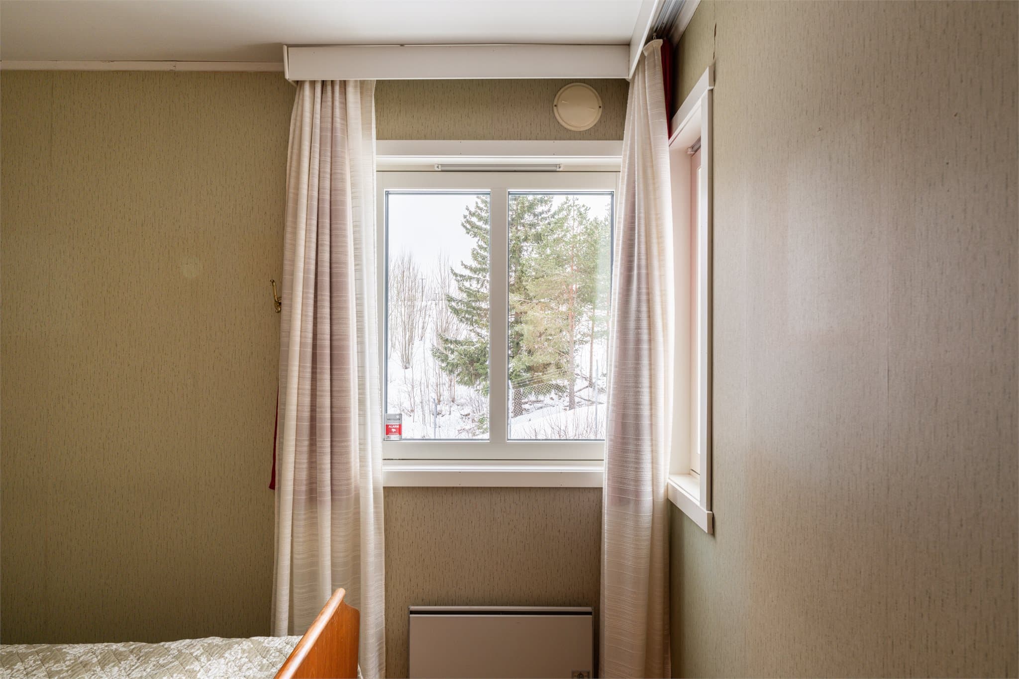 Godt med naturlig lys fra to himmelretninger.