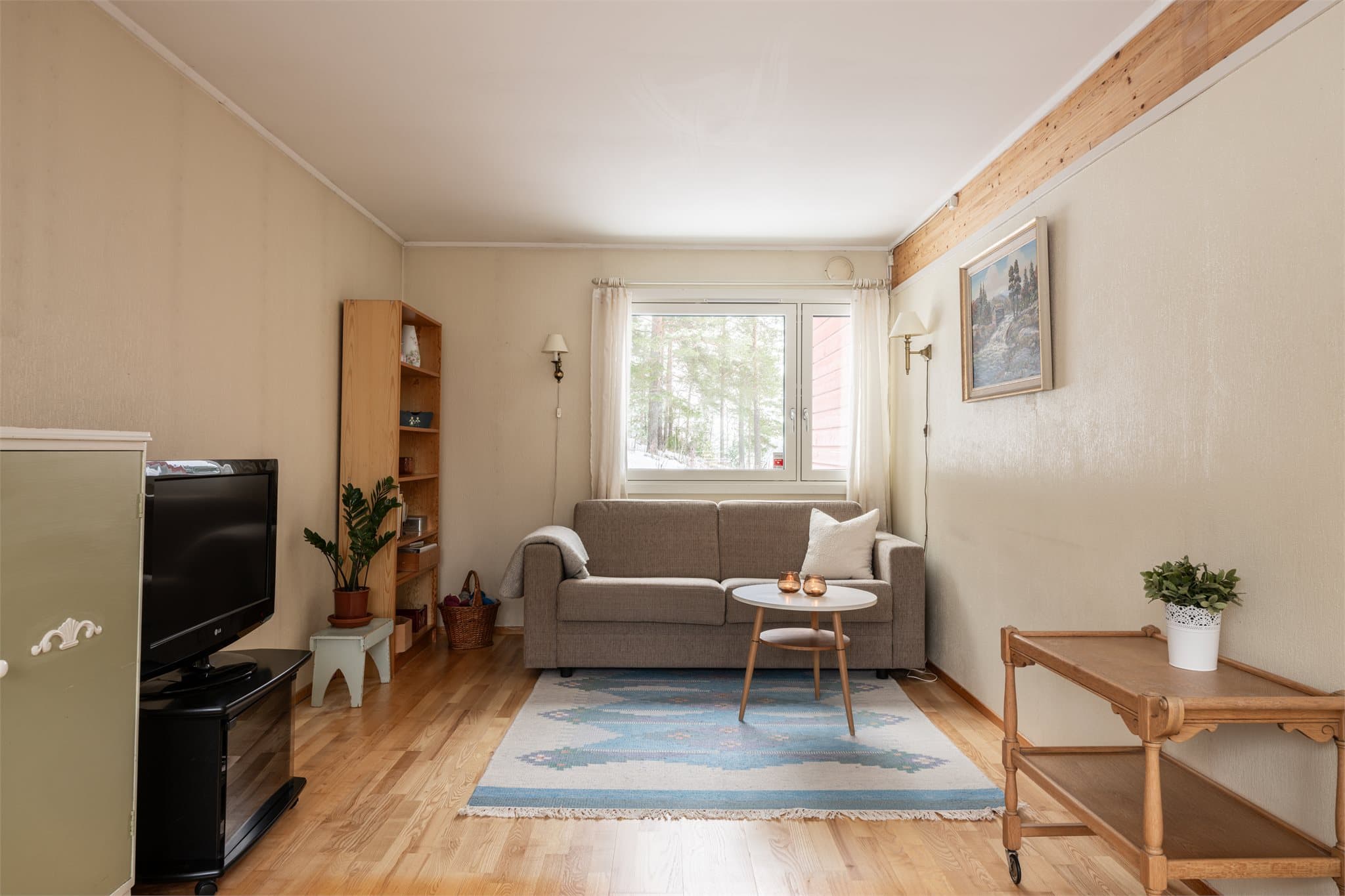 Det at boligen går over flere etasjer gir rom for alenetid og hvile, så vel som større samlinger.