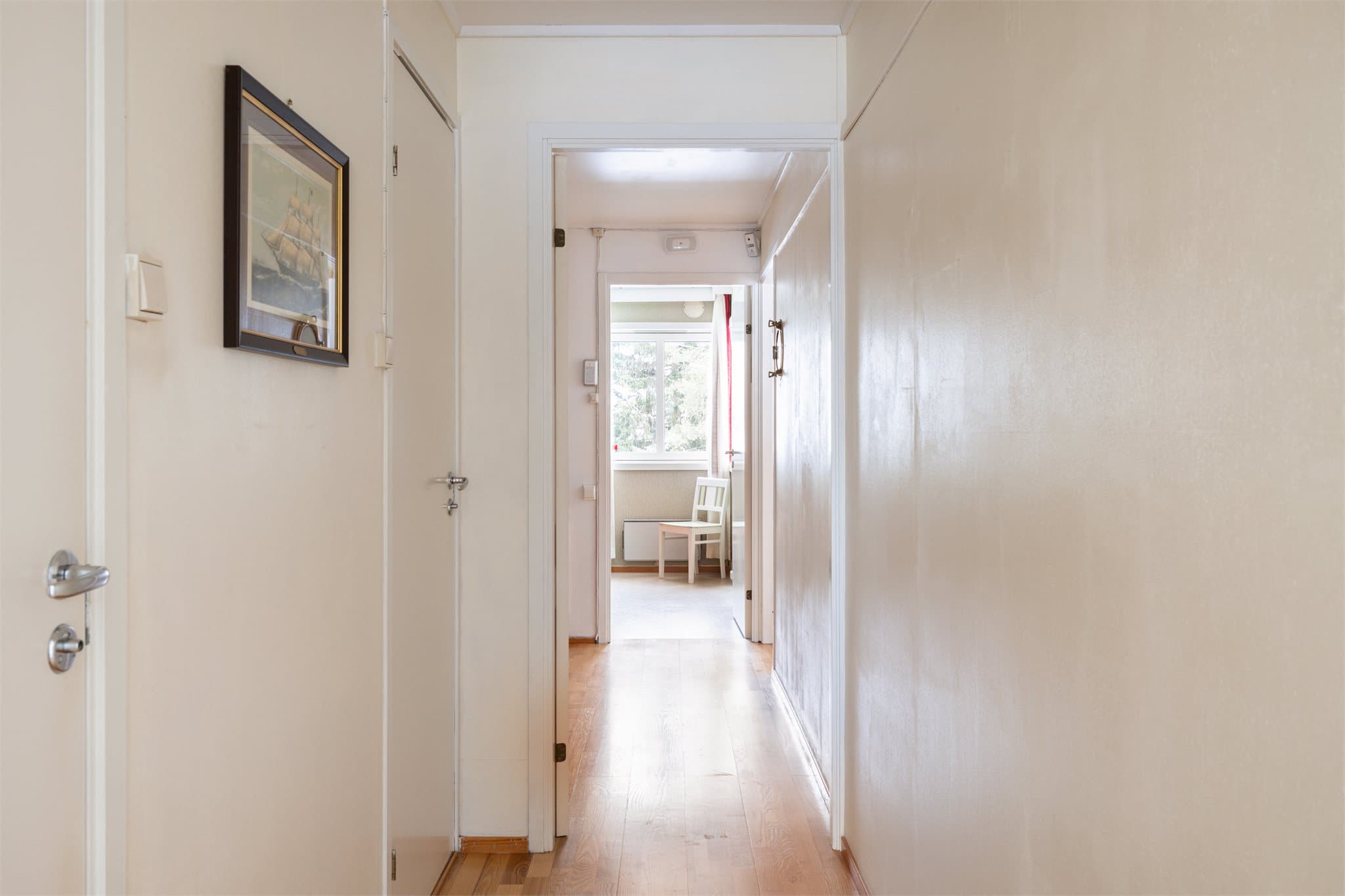 To soverom ligger adskilt i hver sin ende av etasjen.