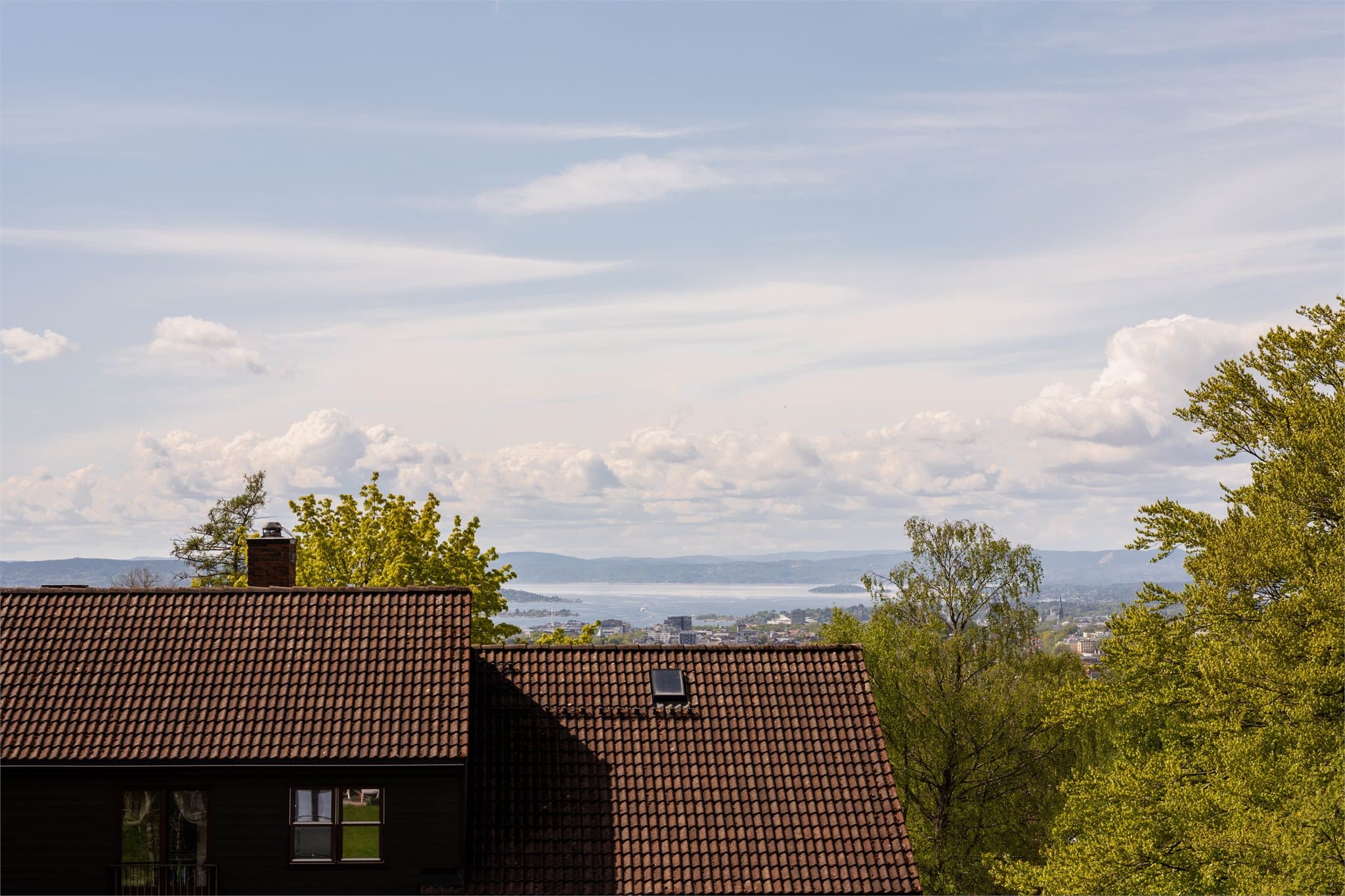 Utsikt fra Ekeberg i øst, til Holmenkollen i vest