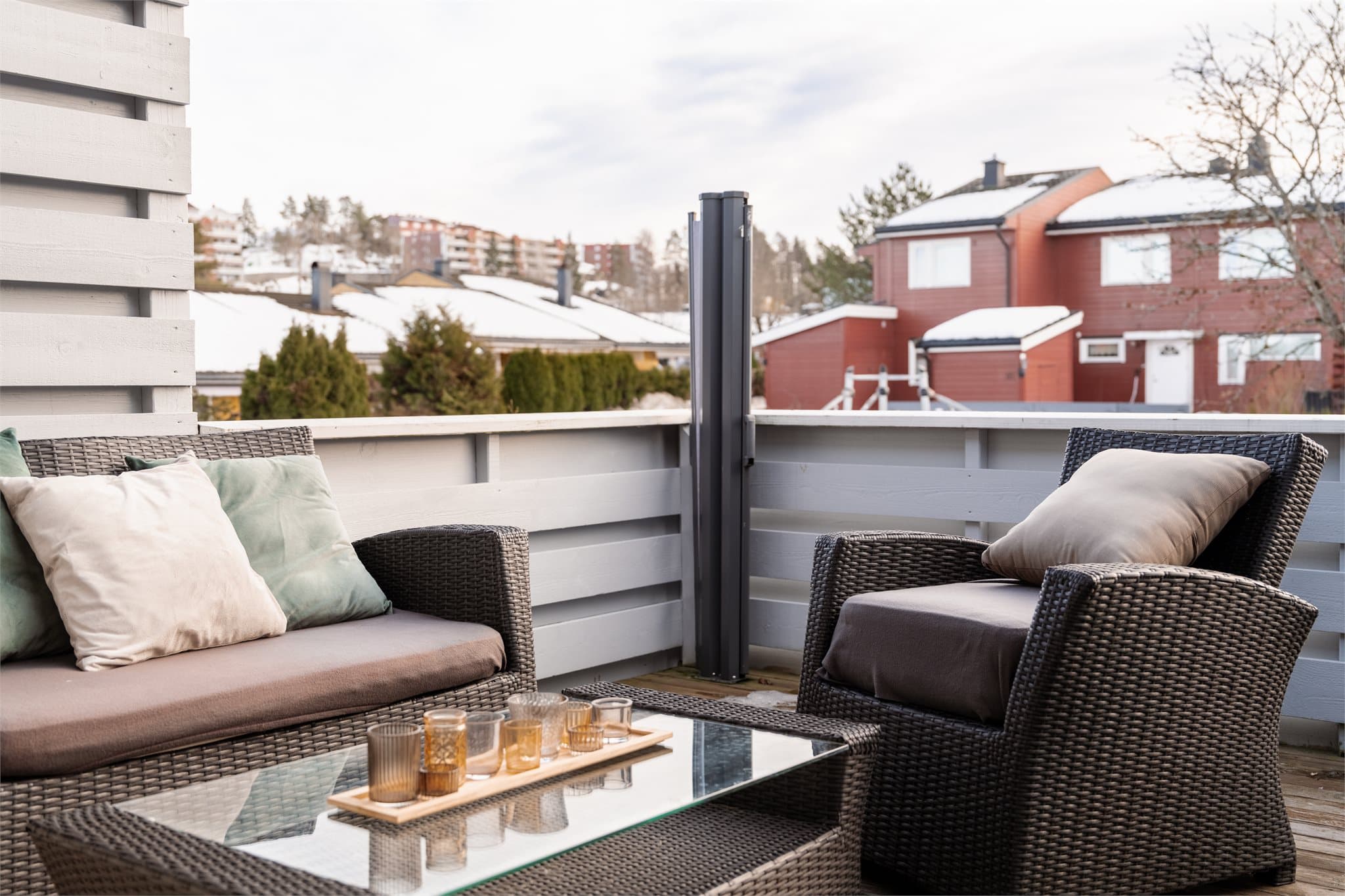 Terrassen har god plass til både loungegruppe og grill.