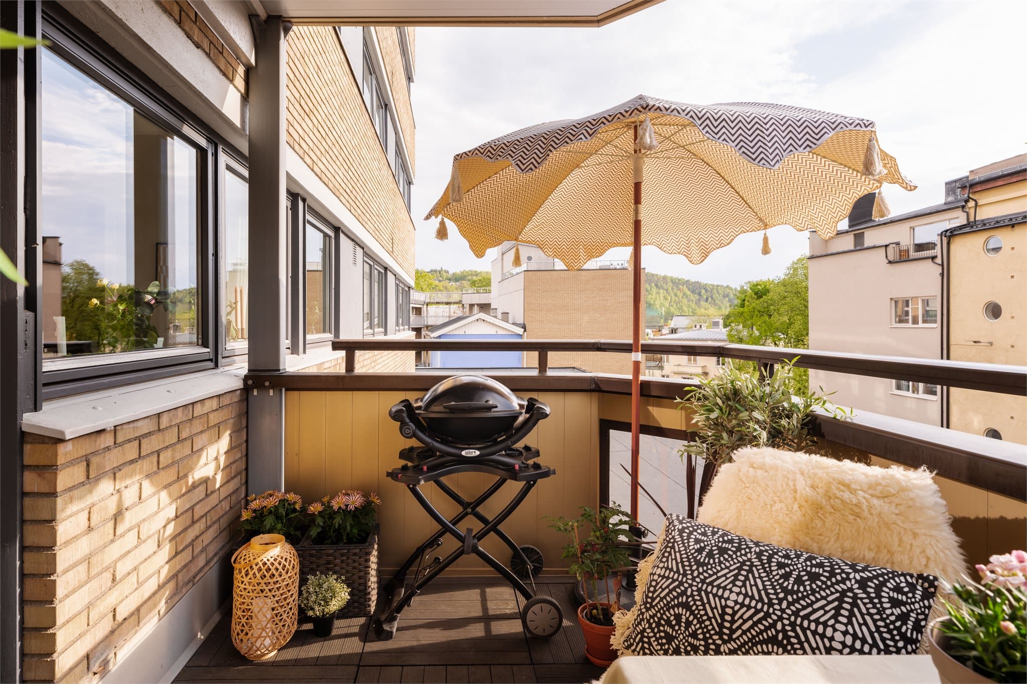 Det er lov med både elektrisk- og gassgrill.