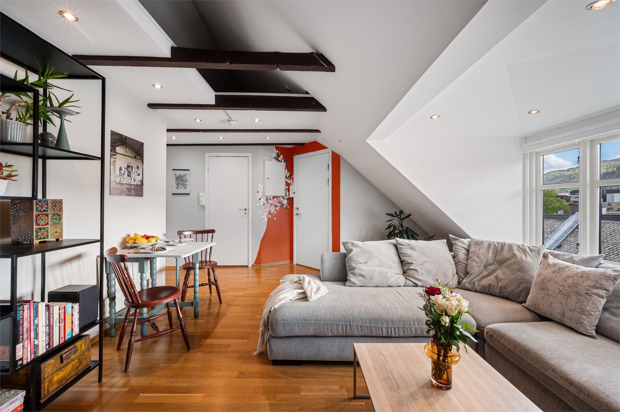 - Stue/entré måler 18,6m² -