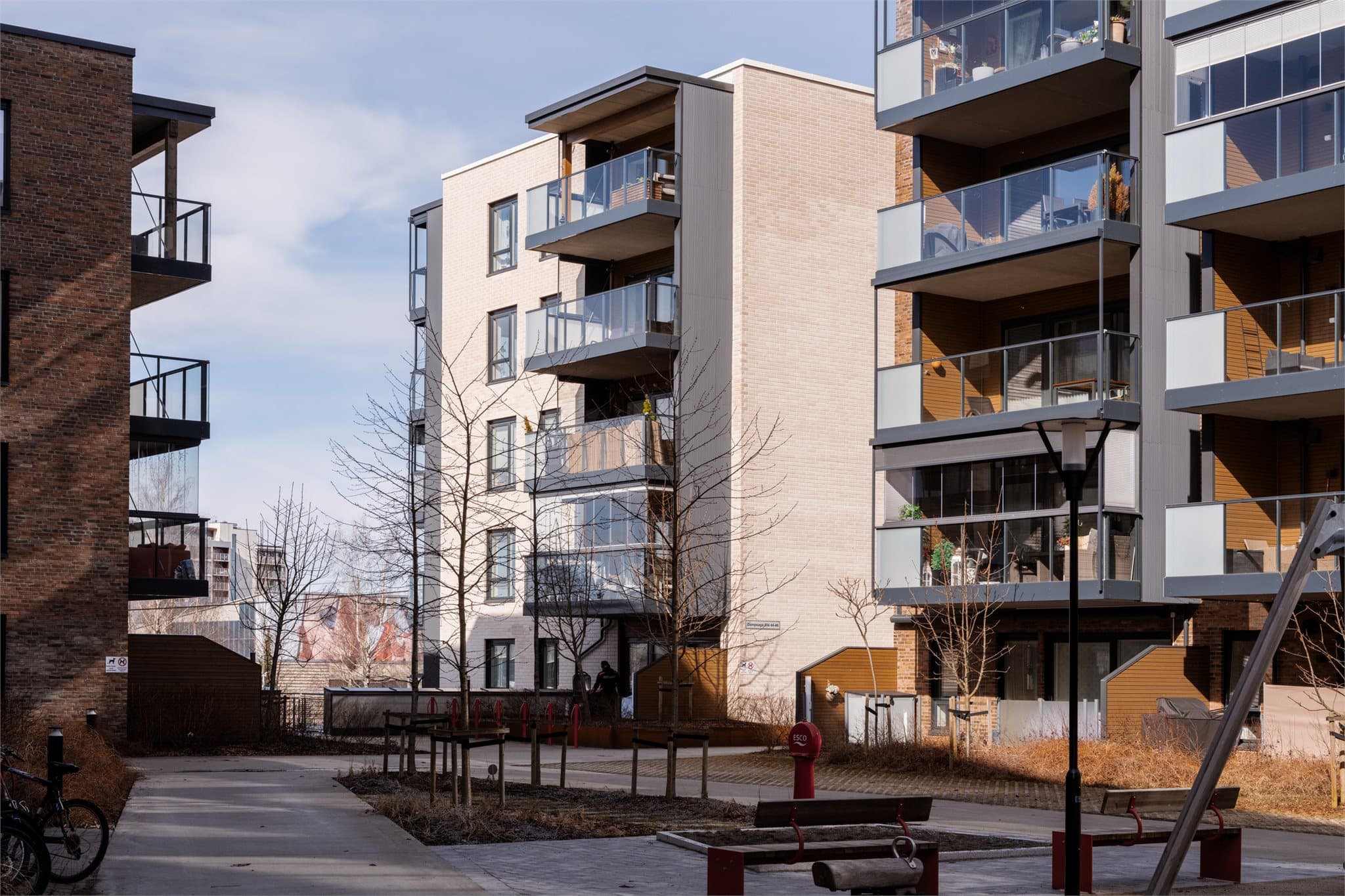 Eiendommen har en attraktiv og sentral beliggenhet med gangavstand til Jessheim Storsenter.