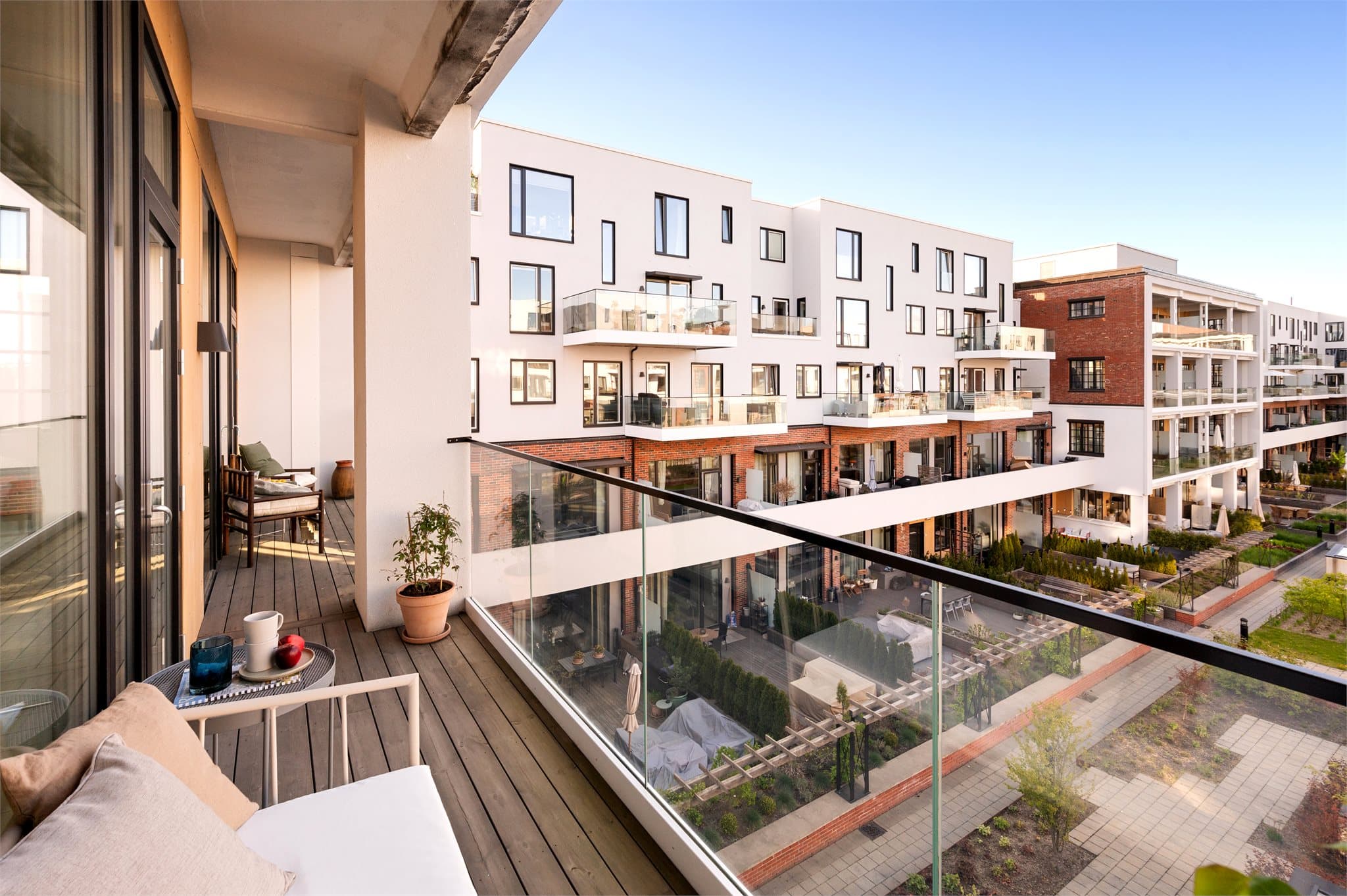 Balkongen måler 14 kvm.