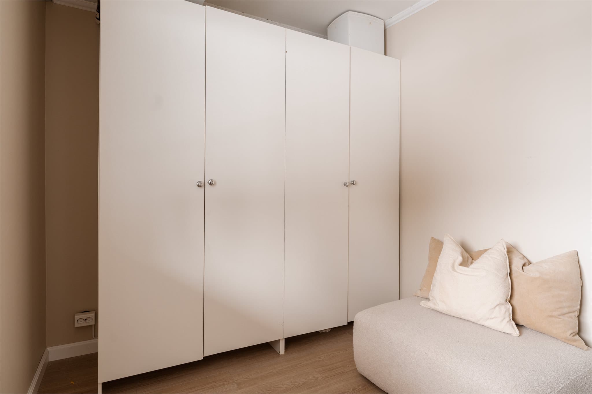 Hoveddelen har to soverom.